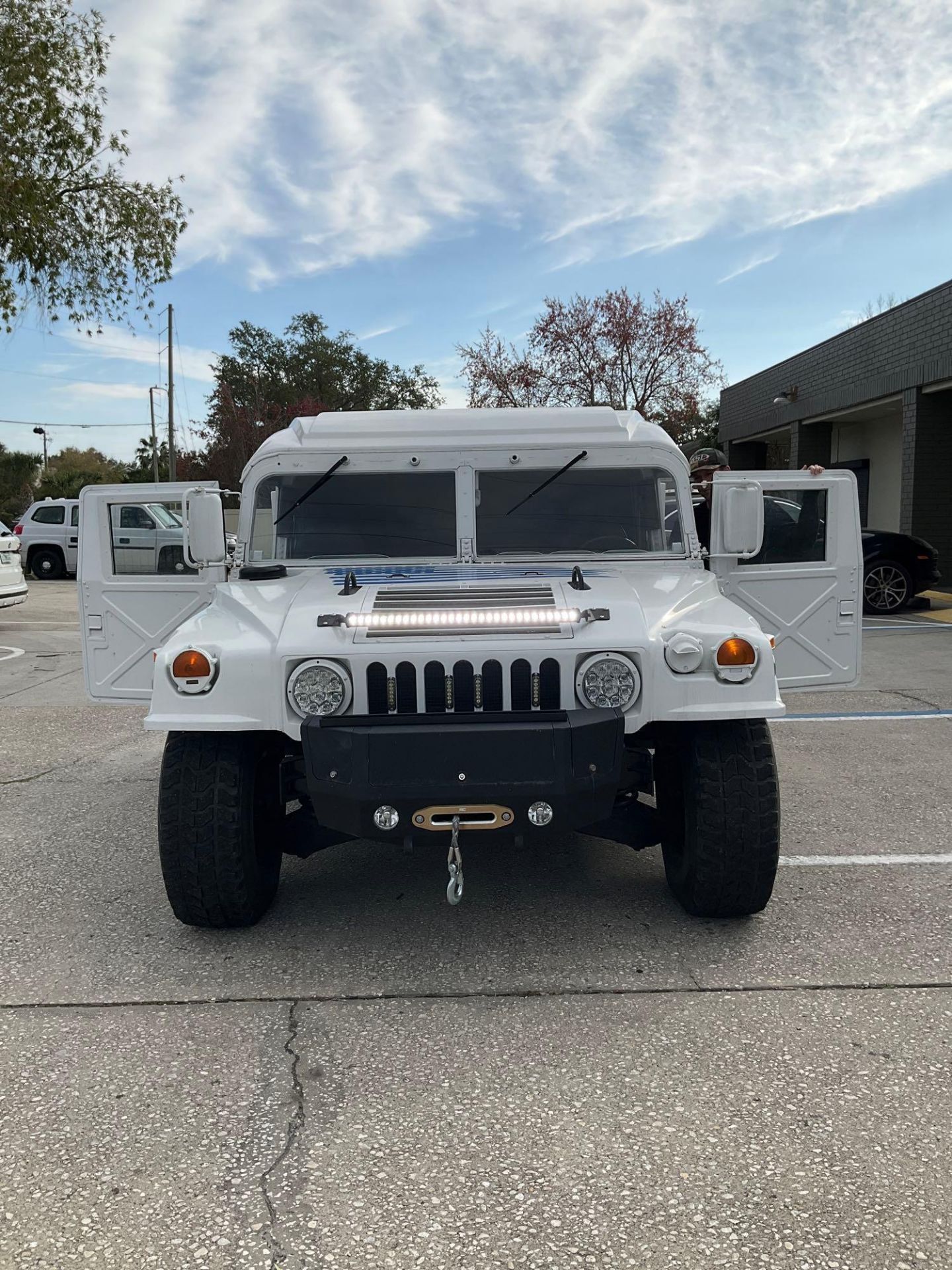 HUMVEE, AUTOMATIC, POWER STEERING, WINCH, GENERATOR SYSTEM, MANUAL WINDOWS, STEREO, BACK UP CAMERA, - Image 32 of 34