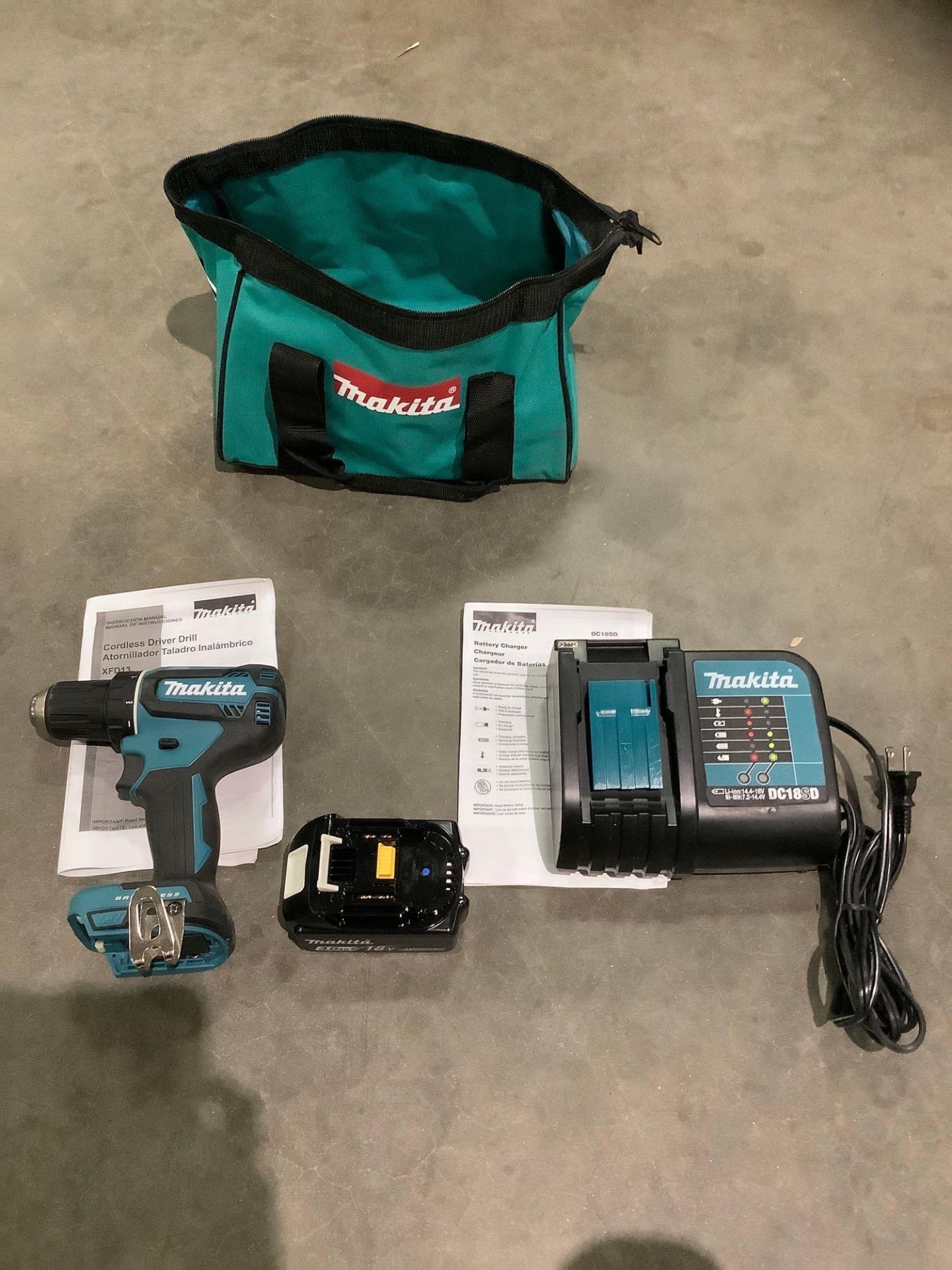 ( 1 )MAKITA BRUSHLESS CORDLESS DRIVER DRILL MODEL XFD13, RECONDITION , ( 1 ) 18V LITHIUM ION BATTERY