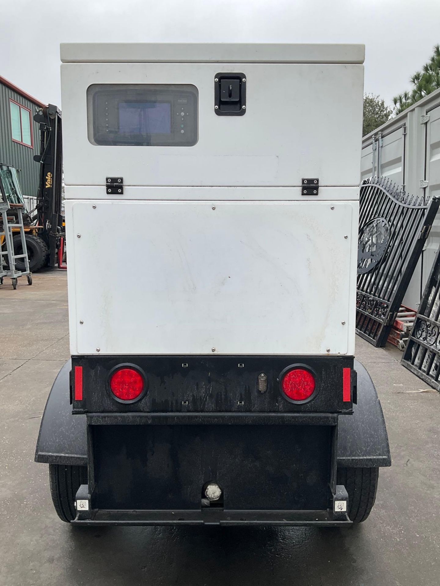 2018 GENERAC MAGNUM GENERATOR MODEL MMG25IF4, TRAILER MOUNTED, ISUZU ENGINE, DIESEL, APPROX PHASE 1/ - Image 8 of 30