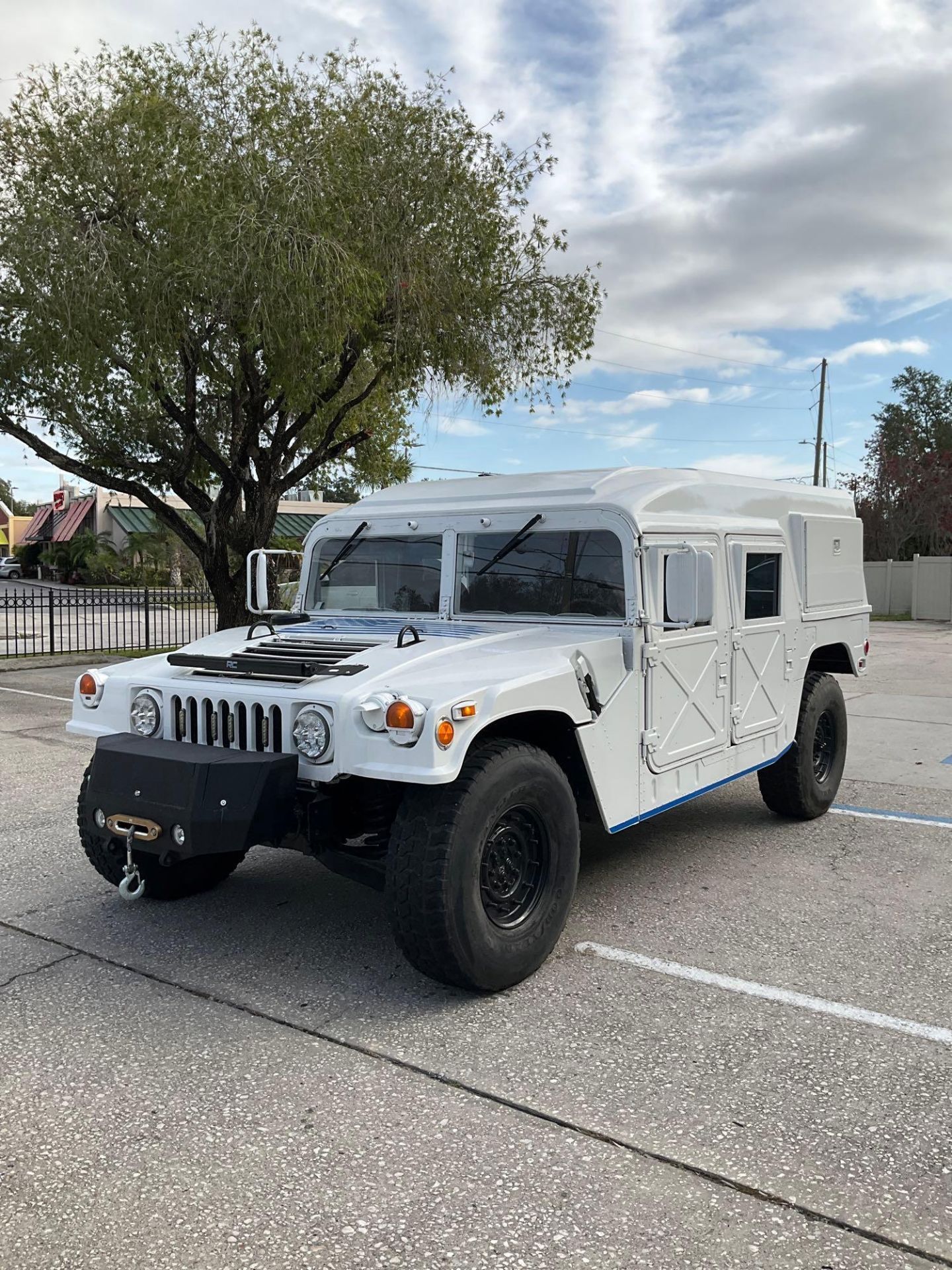 HUMVEE, AUTOMATIC, POWER STEERING, WINCH, GENERATOR SYSTEM, MANUAL WINDOWS, STEREO, BACK UP CAMERA, - Image 2 of 34