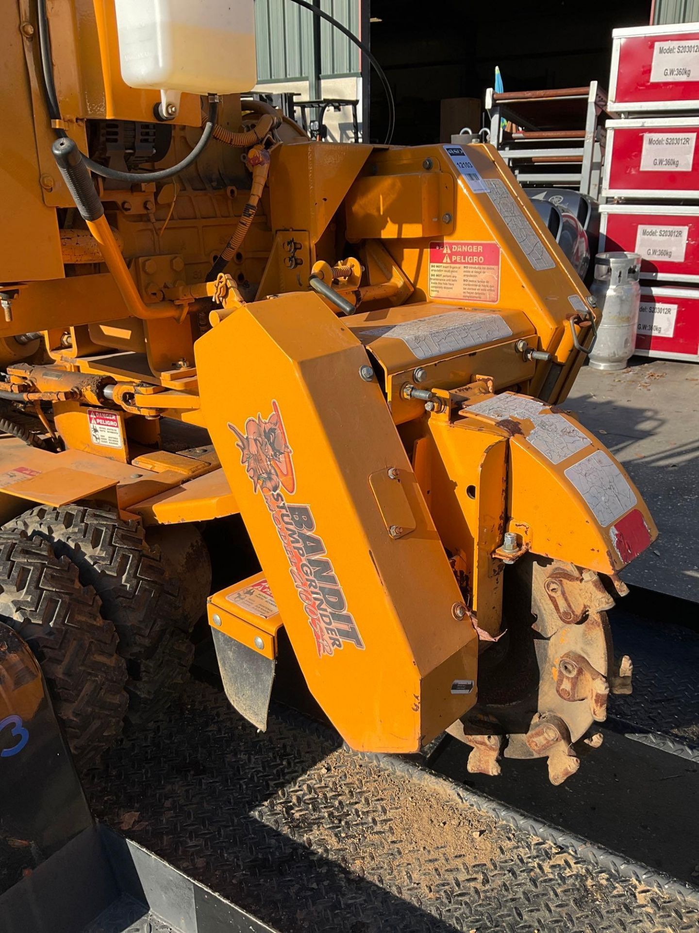 BANDIT STUMP GRINDER 2100SP W/TRAILER, LOW HRS SHOWING, DIESEL, CATERPILLAR MOTOR, 4x4, - Image 23 of 36