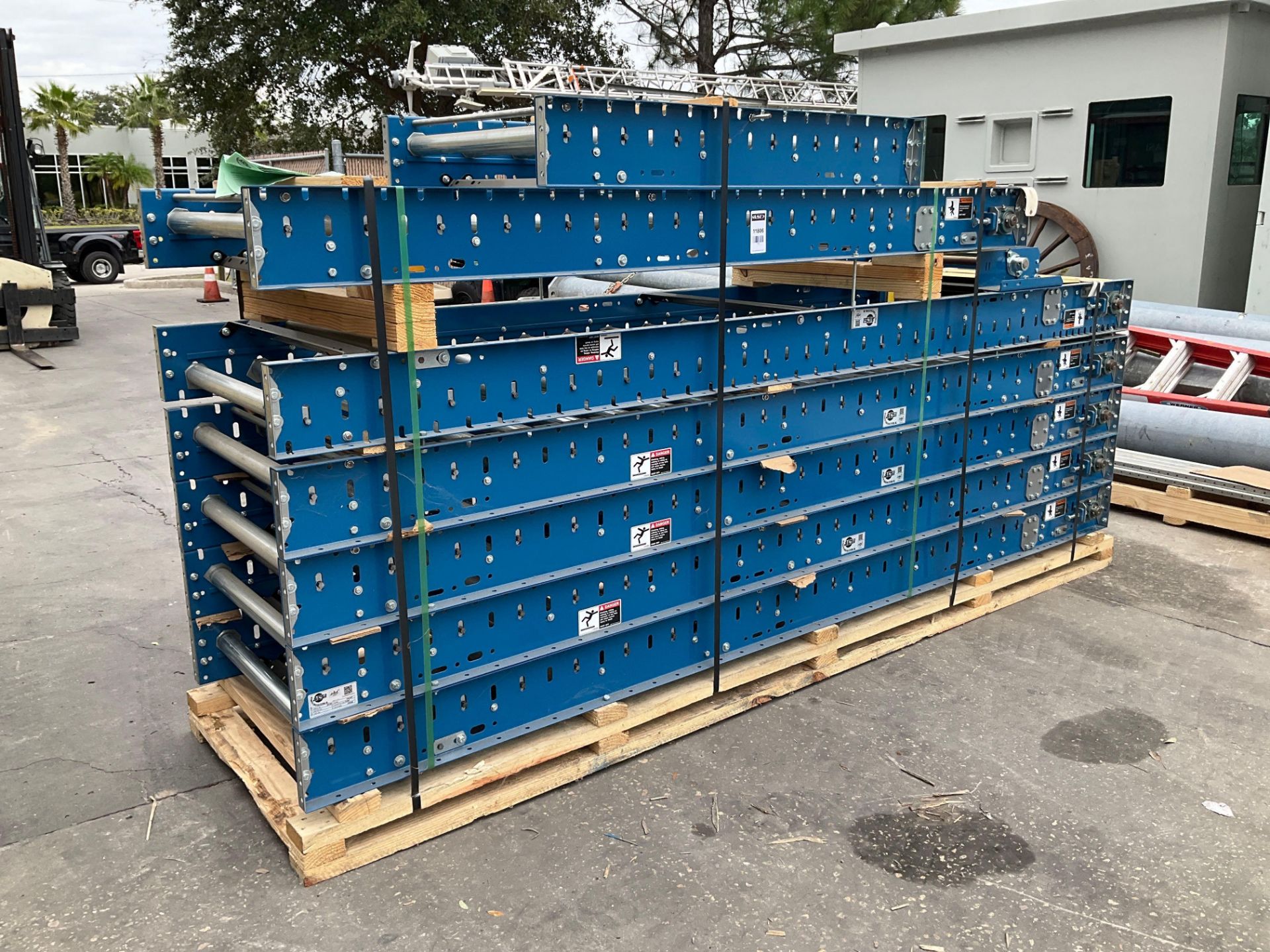 UNUSED ACSI AUTOMATED CONVEYOR MODEL 190CAP, APPROX SIZES OF ITEM ON PALLET (5 ) 120" x 30" ( 1 ) 93