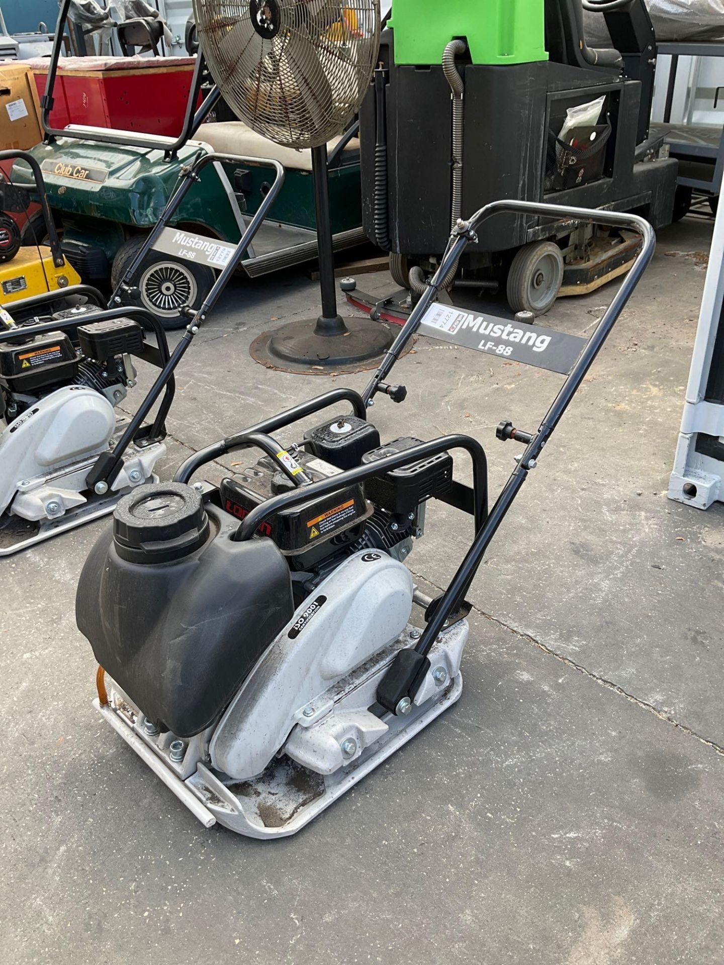 UNUSED MUSTANG LF-88 PLATE COMPACTOR WITH LONCIN 196cc ENGINE, GAS POWERED - Image 6 of 7