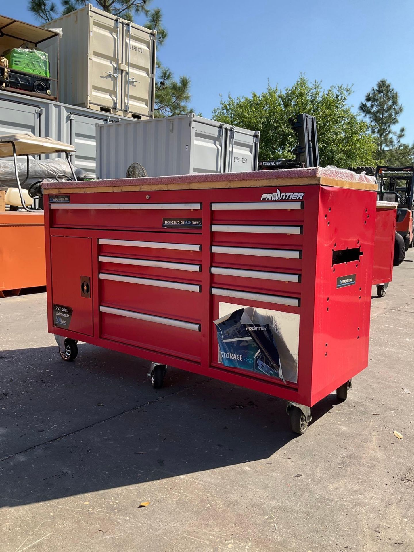 FRONTIER HEAVY DUTY 10 DRAWER WORK CENTER STATION ON WHEELS, KEYS INCLUDED, APPROX 62"