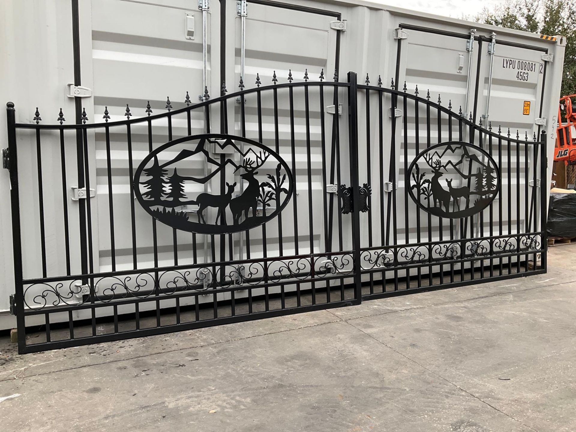 SET OF UNUSED GREAT BEAR 20FT BI PARTING WROUGHT IRON GATES, 10FT EACH PIECE (20' TOTAL WIDTH). 2 PI