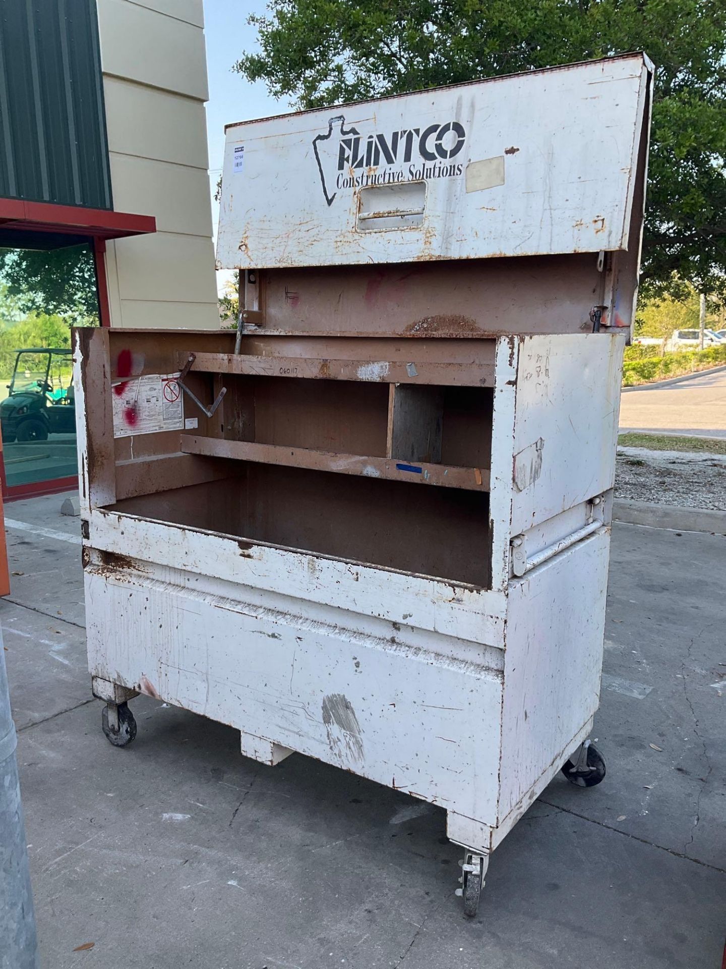 INDUSTRIAL TOOL BOX ON WHEELS - Image 5 of 5