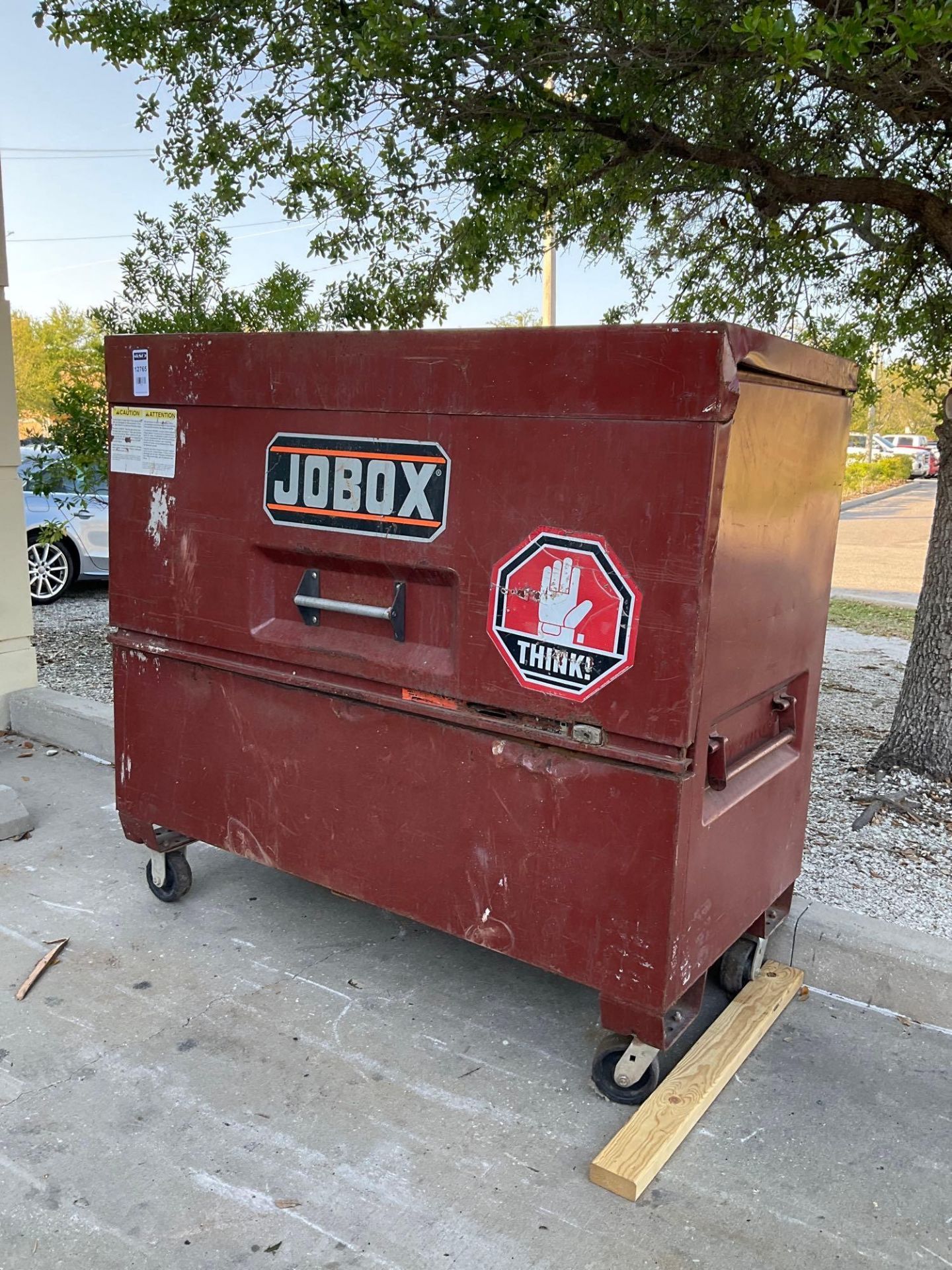 JOBOX INDUSTRIAL TOOL BOX ON WHEELS