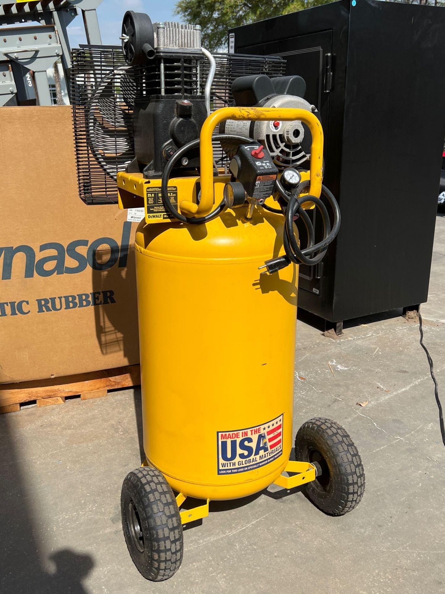 UNUSED DEWALT AIR COMPRESSOR MODEL DXCM 251, 25 GAL TANK