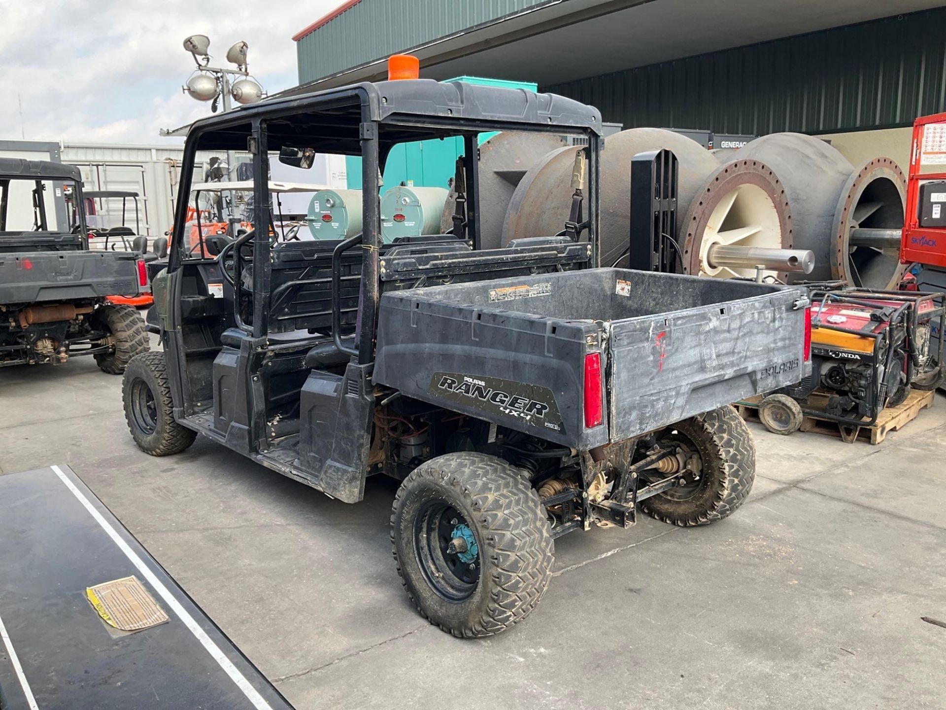 2017 POLARIS RANGER 4x4 ATV, GAS POWERED, CREW CAB, MANUAL DUMP BED, HITCH - Image 3 of 12