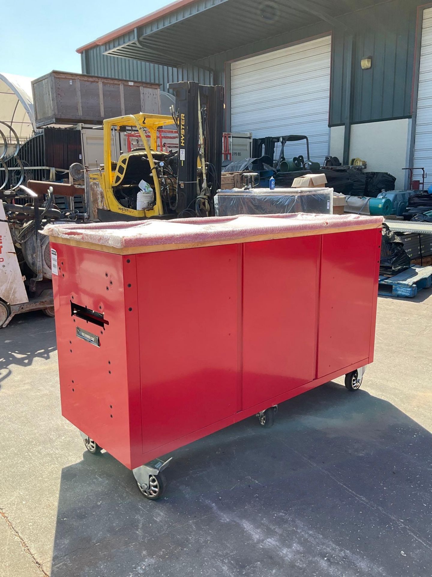 FRONTIER HEAVY DUTY 10 DRAWER WORK CENTER STATION ON WHEELS, KEYS INCLUDED, APPROX 62" - Image 5 of 7