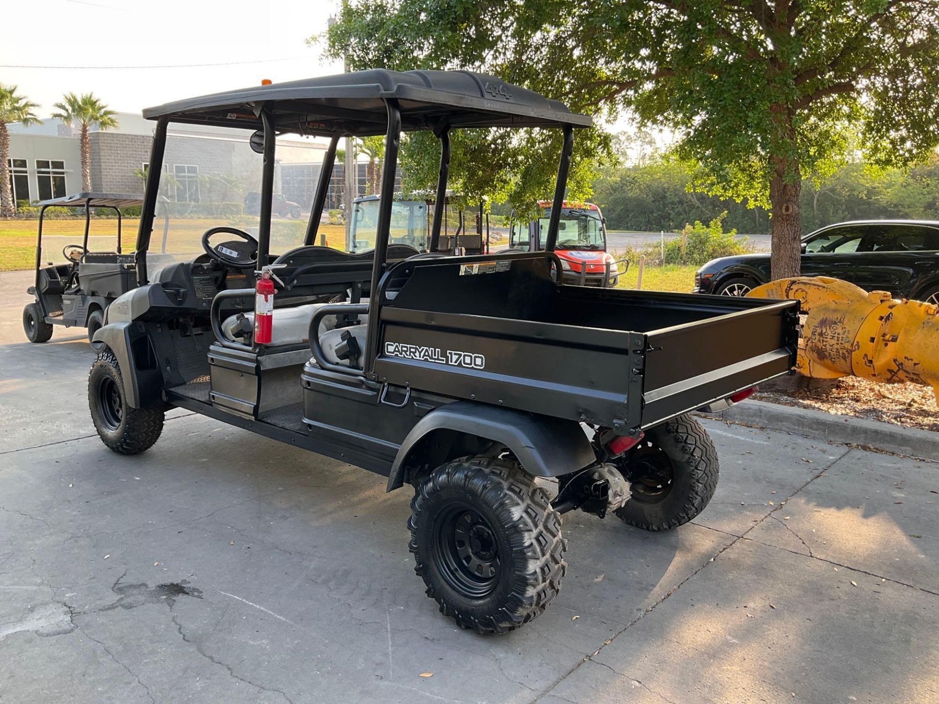 2016 CLUB CAR CARRYALL 1700 SE DSL ATV , DIESEL, KUBOTA ENGINE , CREW CAB, MANUAL DUMP BED, HITCH, B - Image 3 of 12