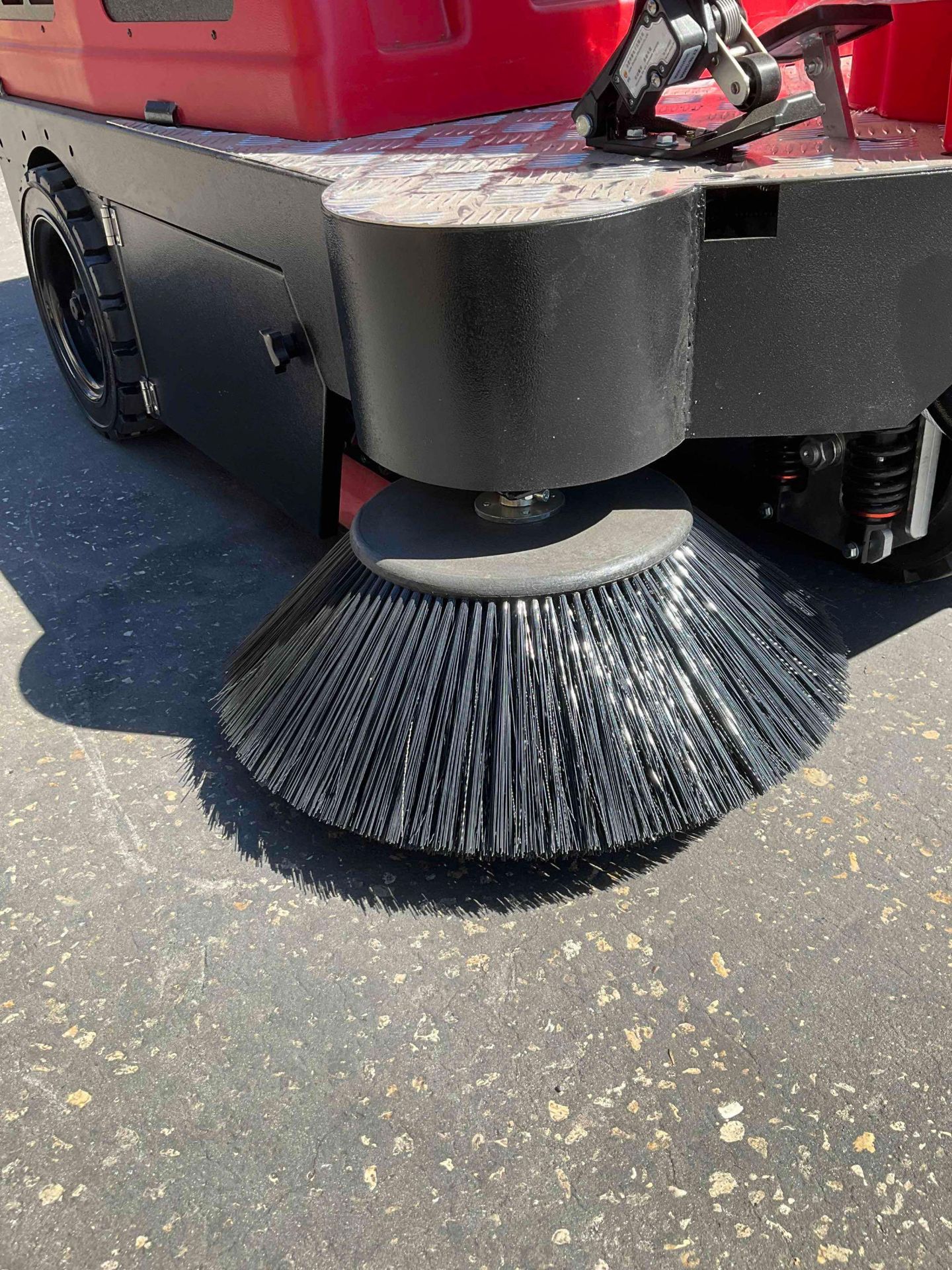 2022 AOKEQI OS-V2 RIDE ON FLOOR SWEEPER, ELECTRIC, APPROX SWEEPING WIDTH 55" - Image 15 of 20