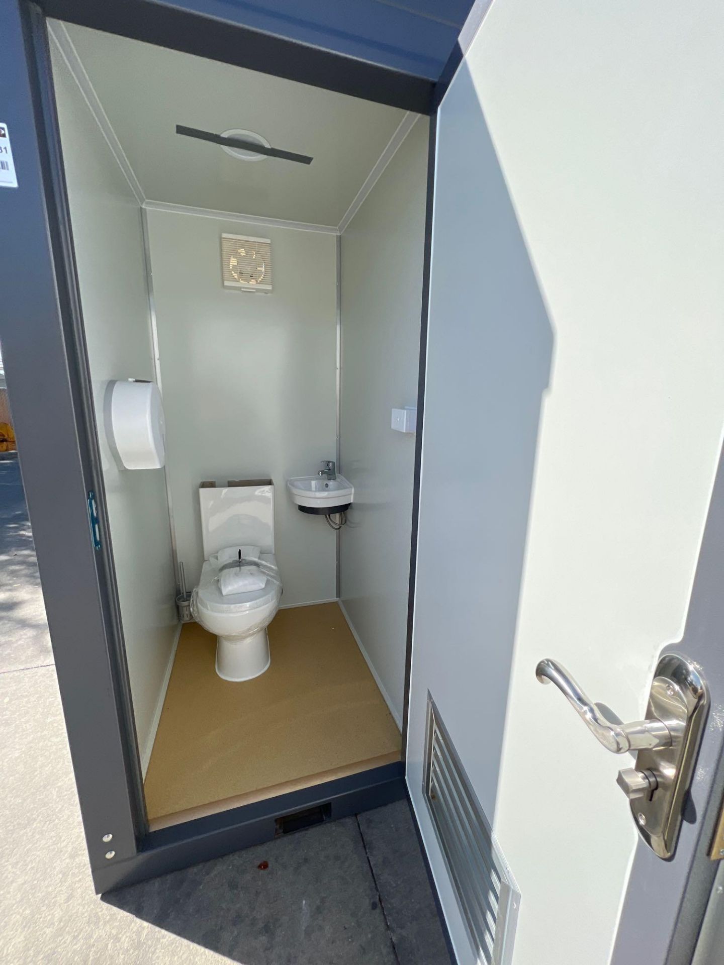 UNUSED PORTABLE DOUBLE BATHROOM UNIT, 2 STALLS, ELECTRIC & PLUMBING HOOK UP WITH EXTERIOR PLUMBING C - Image 9 of 9