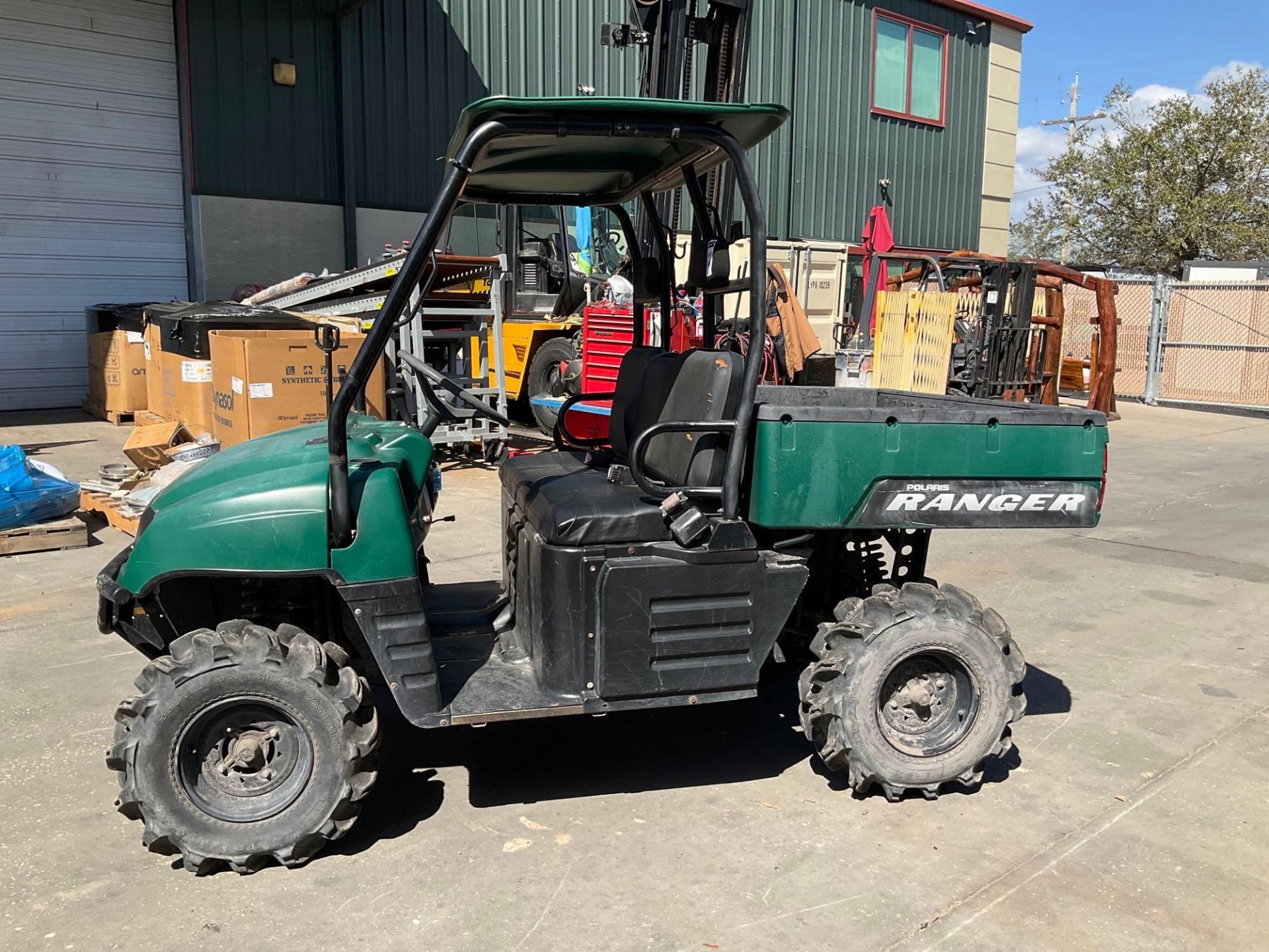 POLARIS RANGER UTV, GAS POWERED, MANUAL DUMP BED , HITCH, BILL OF SALE ONLY , RUNS & DRIVES - Image 2 of 12