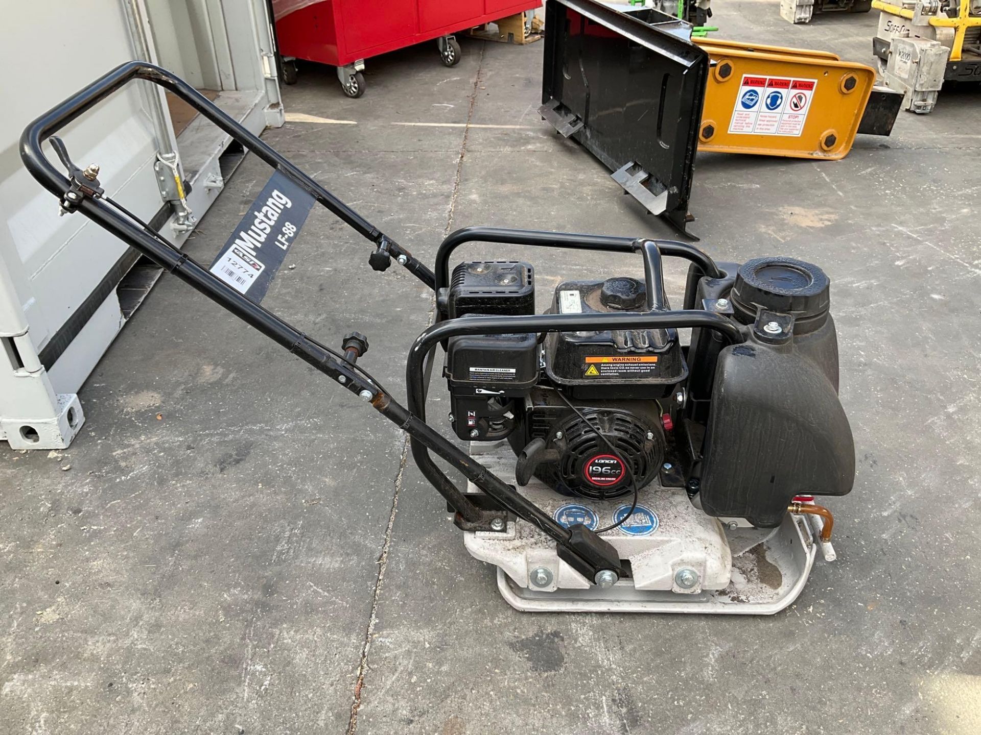 UNUSED MUSTANG LF-88 PLATE COMPACTOR WITH LONCIN 196cc ENGINE, GAS POWERED - Image 2 of 7