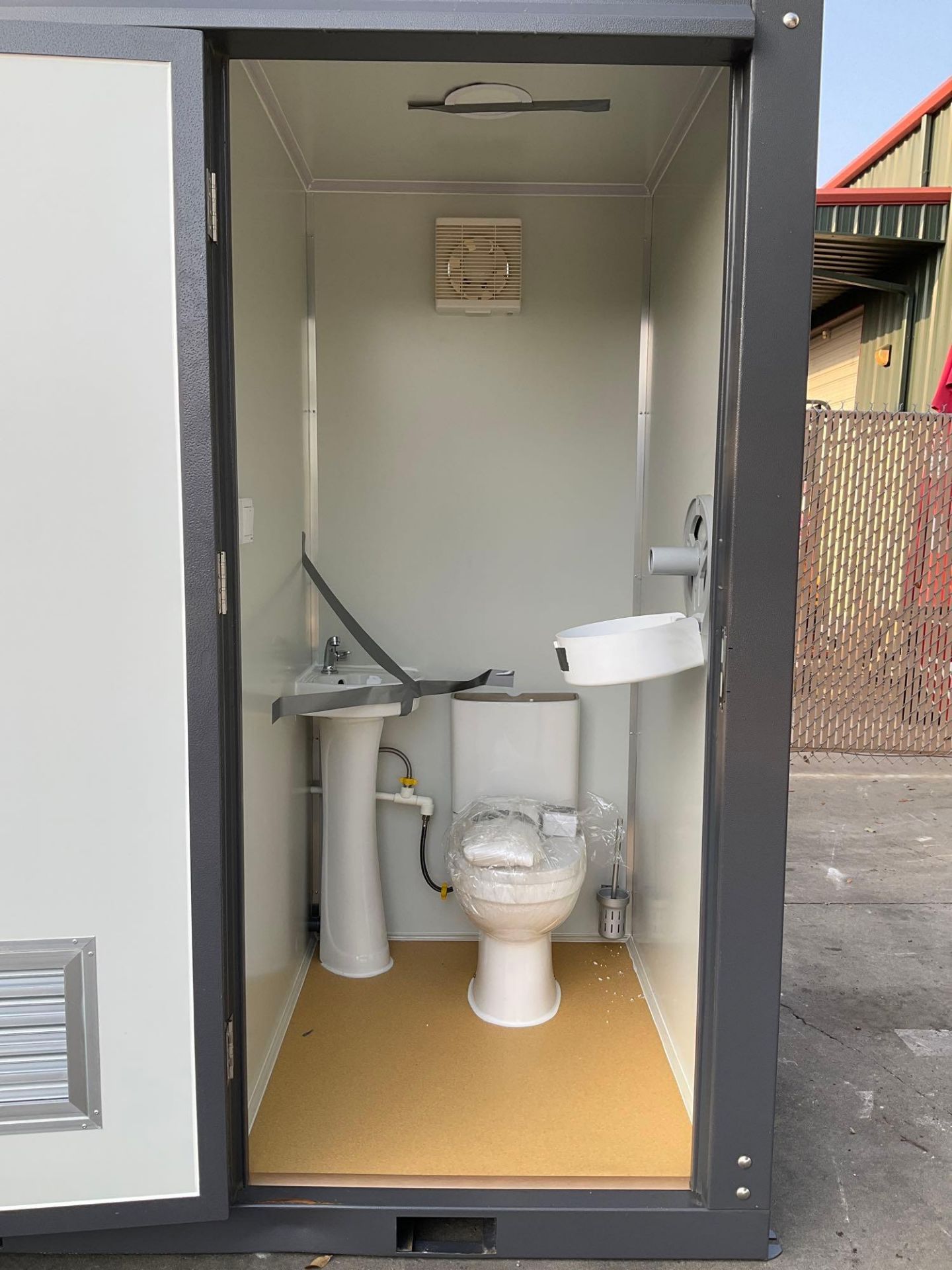 UNUSED PORTABLE DOUBLE BATHROOM UNIT, 2 STALLS, ELECTRIC & PLUMBING HOOK UP WITH EXTERIOR PLUMBING C - Image 10 of 12