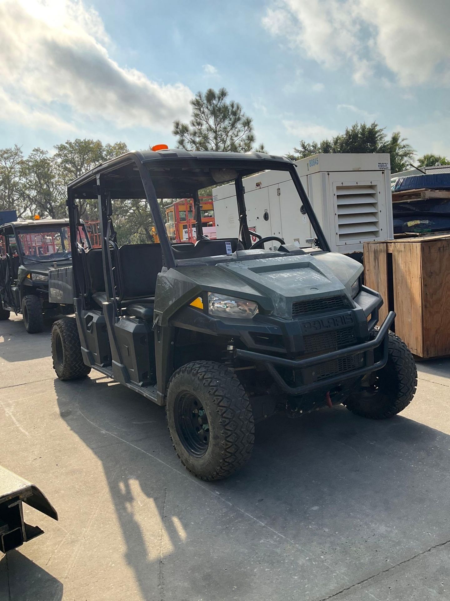 2017 POLARIS RANGER 4x4 ATV, GAS POWERED, CREW CAB, MANUAL DUMP BED, HITCH - Image 7 of 12