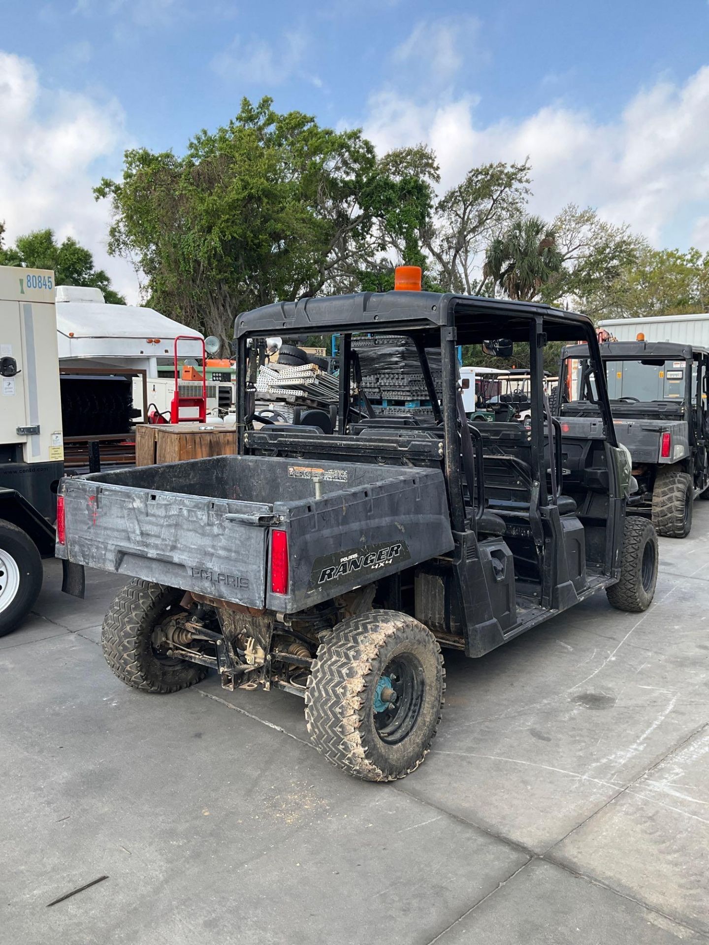 2017 POLARIS RANGER 4x4 ATV, GAS POWERED, CREW CAB, MANUAL DUMP BED, HITCH - Image 5 of 12