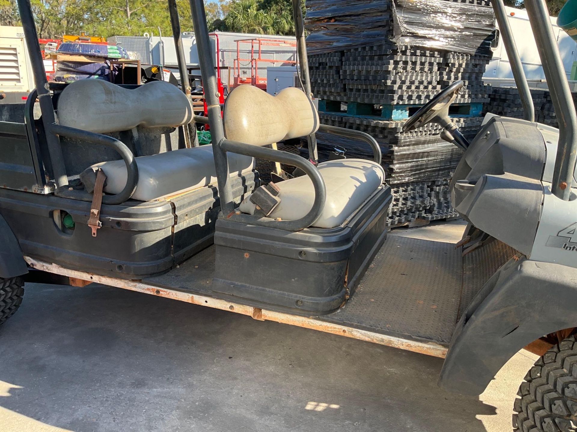 2019 CLUB CAR CARRYALL 1700 4x4 INTELLITRAK, DIESEL, CREW CAB, MANUAL DUMP BED, HITCH - Image 9 of 11