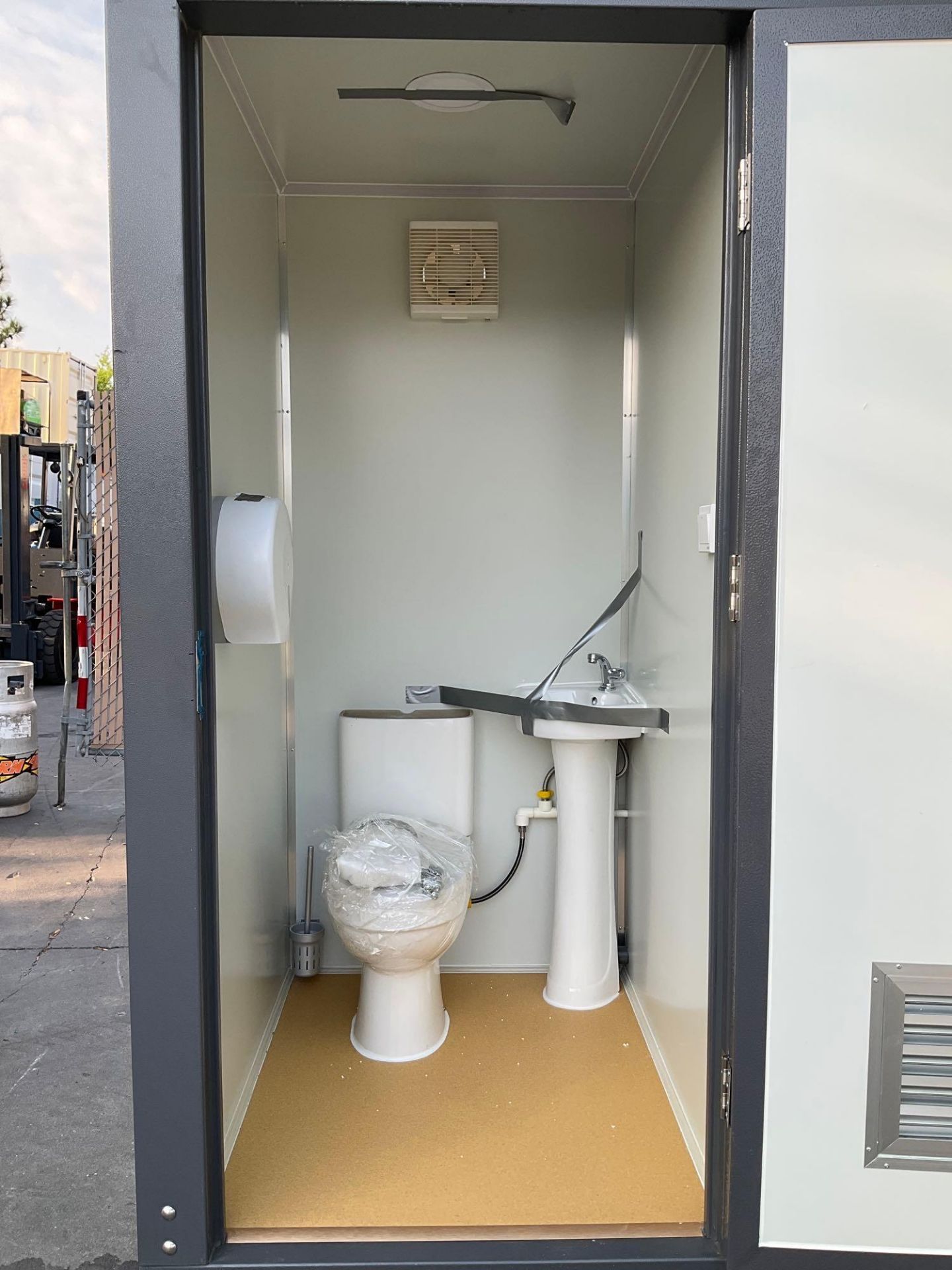 UNUSED PORTABLE DOUBLE BATHROOM UNIT, 2 STALLS, ELECTRIC & PLUMBING HOOK UP WITH EXTERIOR PLUMBING C - Image 12 of 12