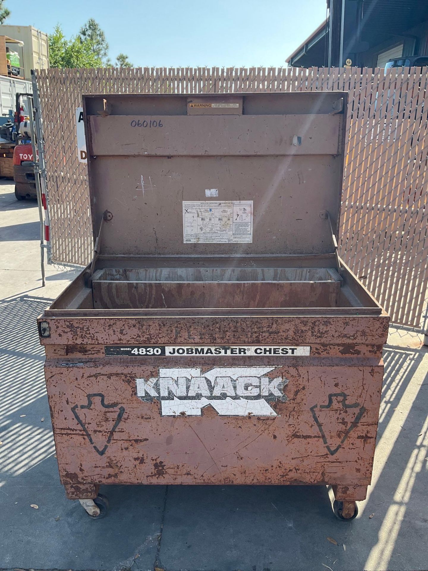 KNACK JOBMASTER CHEST INDUSTRIAL TOOL BOX ON WHEELS MODEL 4830 - Image 4 of 5