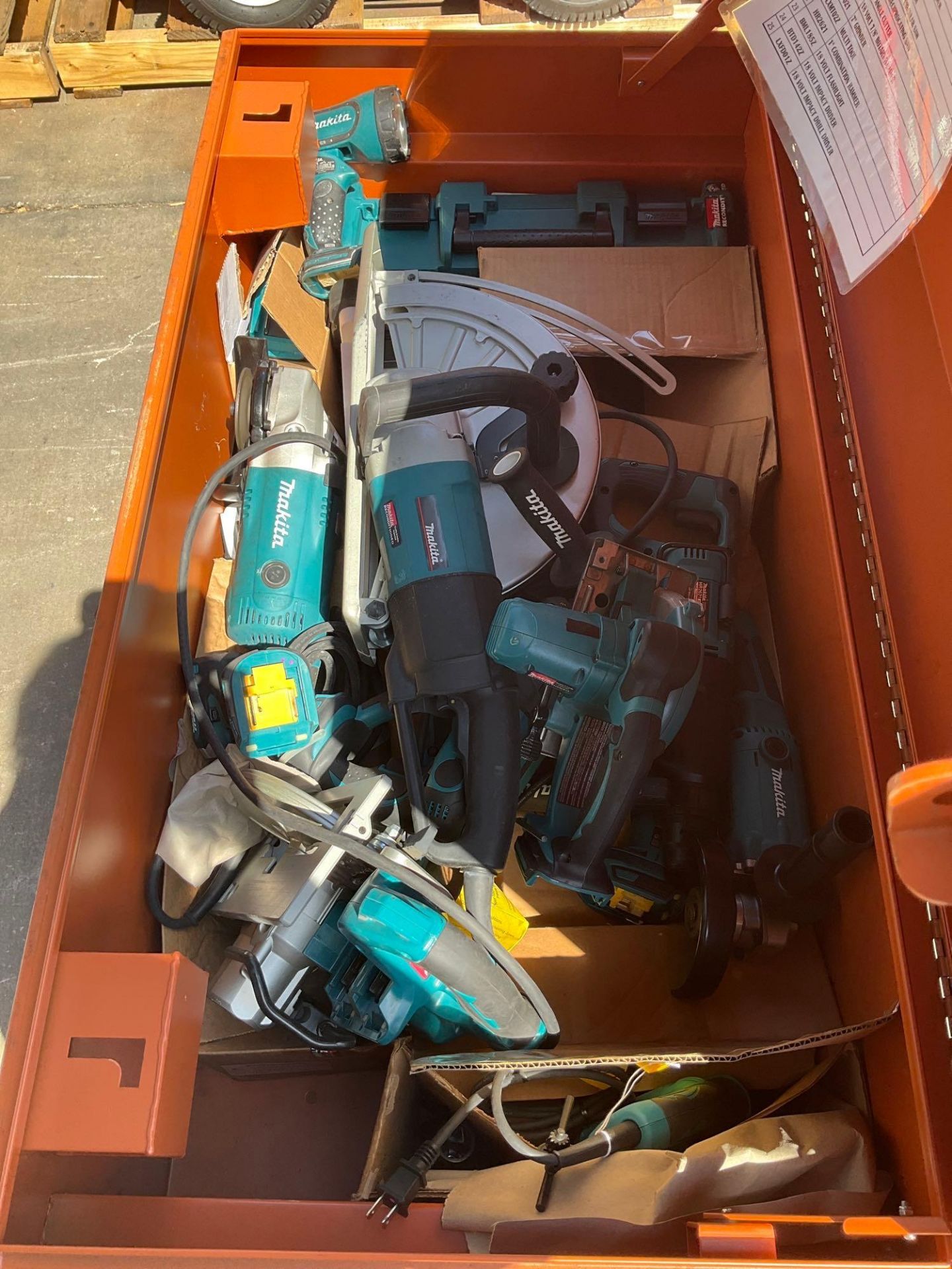 FRONTIER JOB BOX LOADED W/MAKITA TOOLS,( 22) MAKITA TOOLS INCLUDED, TOOLS RECONDITIONED - Image 8 of 11