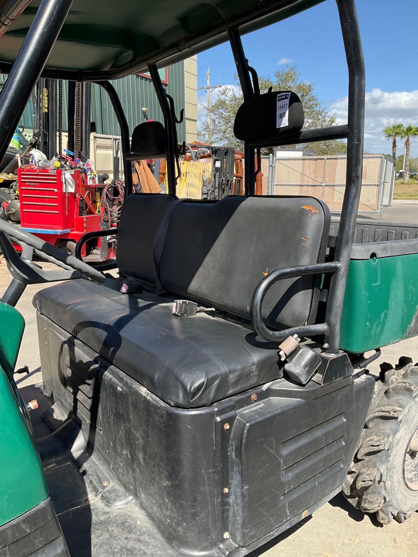 POLARIS RANGER UTV, GAS POWERED, MANUAL DUMP BED , HITCH, BILL OF SALE ONLY , RUNS & DRIVES - Image 9 of 12