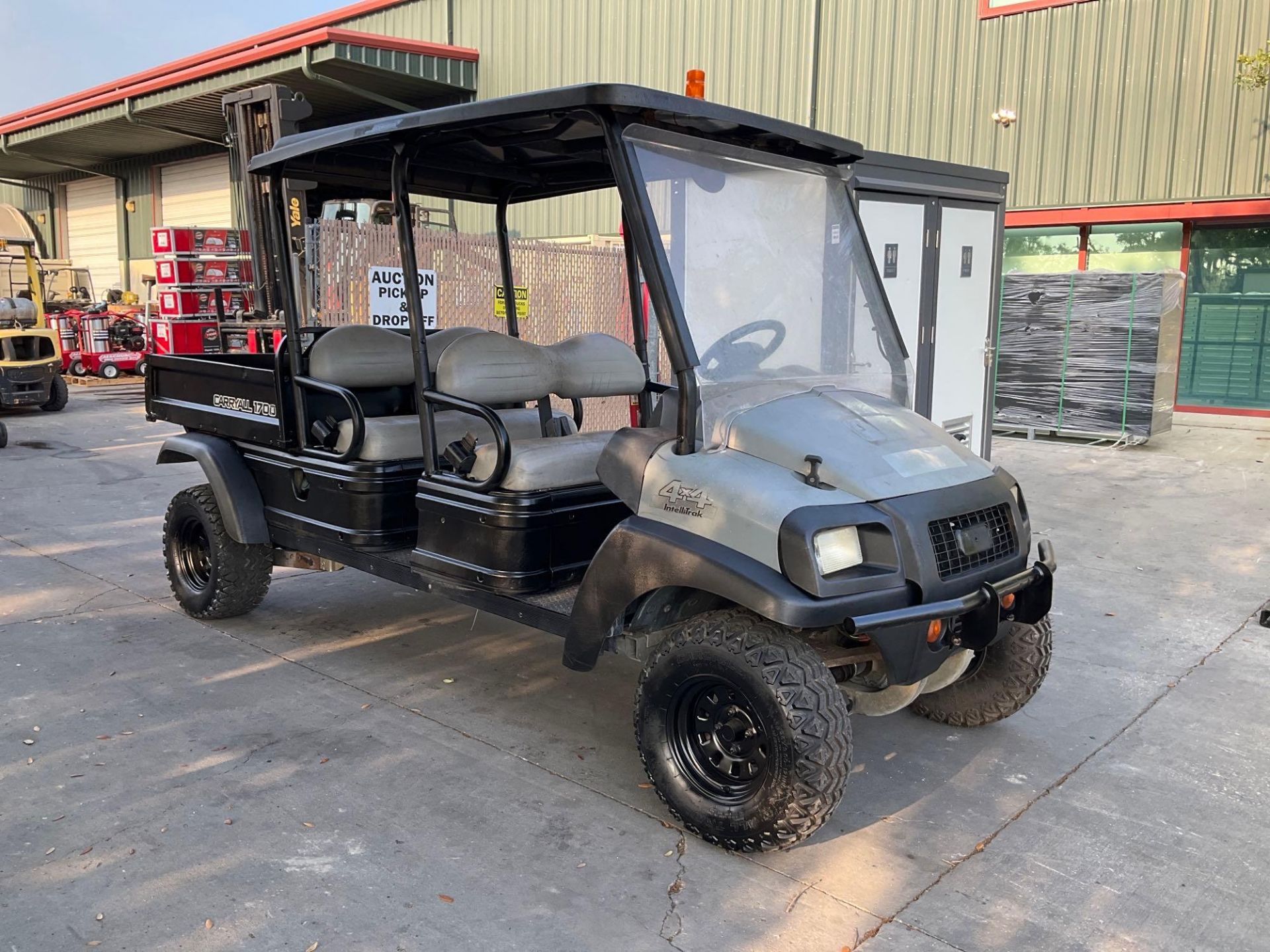 2016 CLUB CAR CARRYALL 1700 SE DSL ATV , DIESEL, KUBOTA ENGINE , CREW CAB, MANUAL DUMP BED, HITCH, B - Image 7 of 12