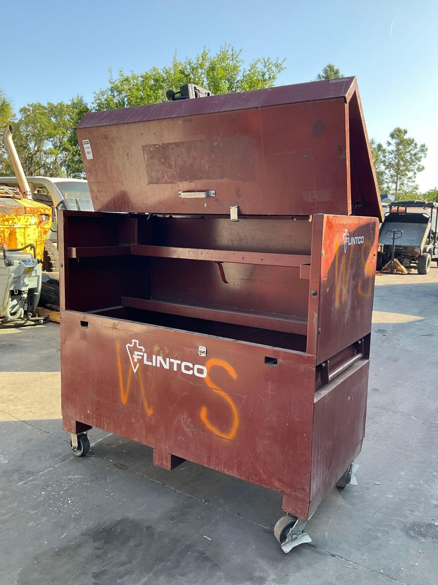 DELTA INDUSTRIAL TOOL BOX ON WHEELS