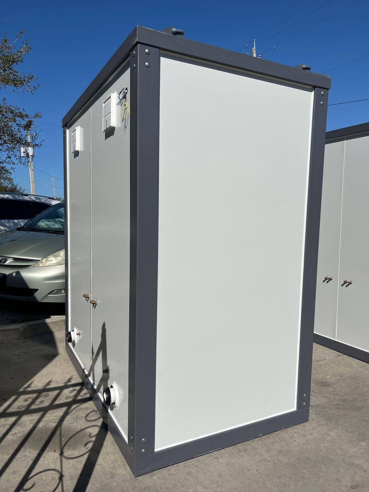 UNUSED PORTABLE DOUBLE BATHROOM UNIT, 2 STALLS, ELECTRIC & PLUMBING HOOK UP WITH EXTERIOR PLUMBING C - Image 2 of 9