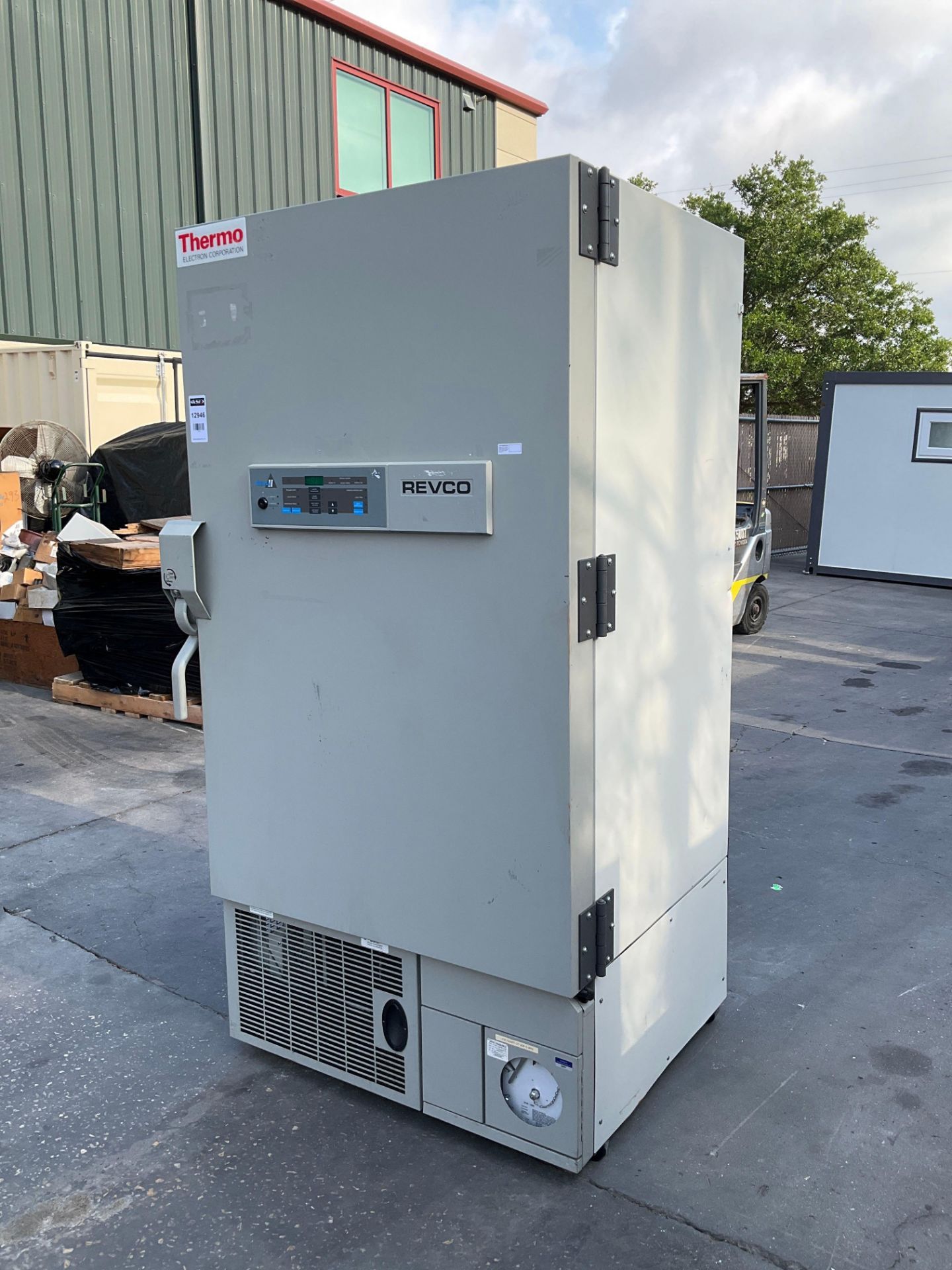 THERMO ELECTRON CORPORATION FREEZER MODEL ULT2186-9-D40, 208/230 VOLTS, 10 AMPS, 60 HZ, 1 PHASE,APPR - Image 2 of 11