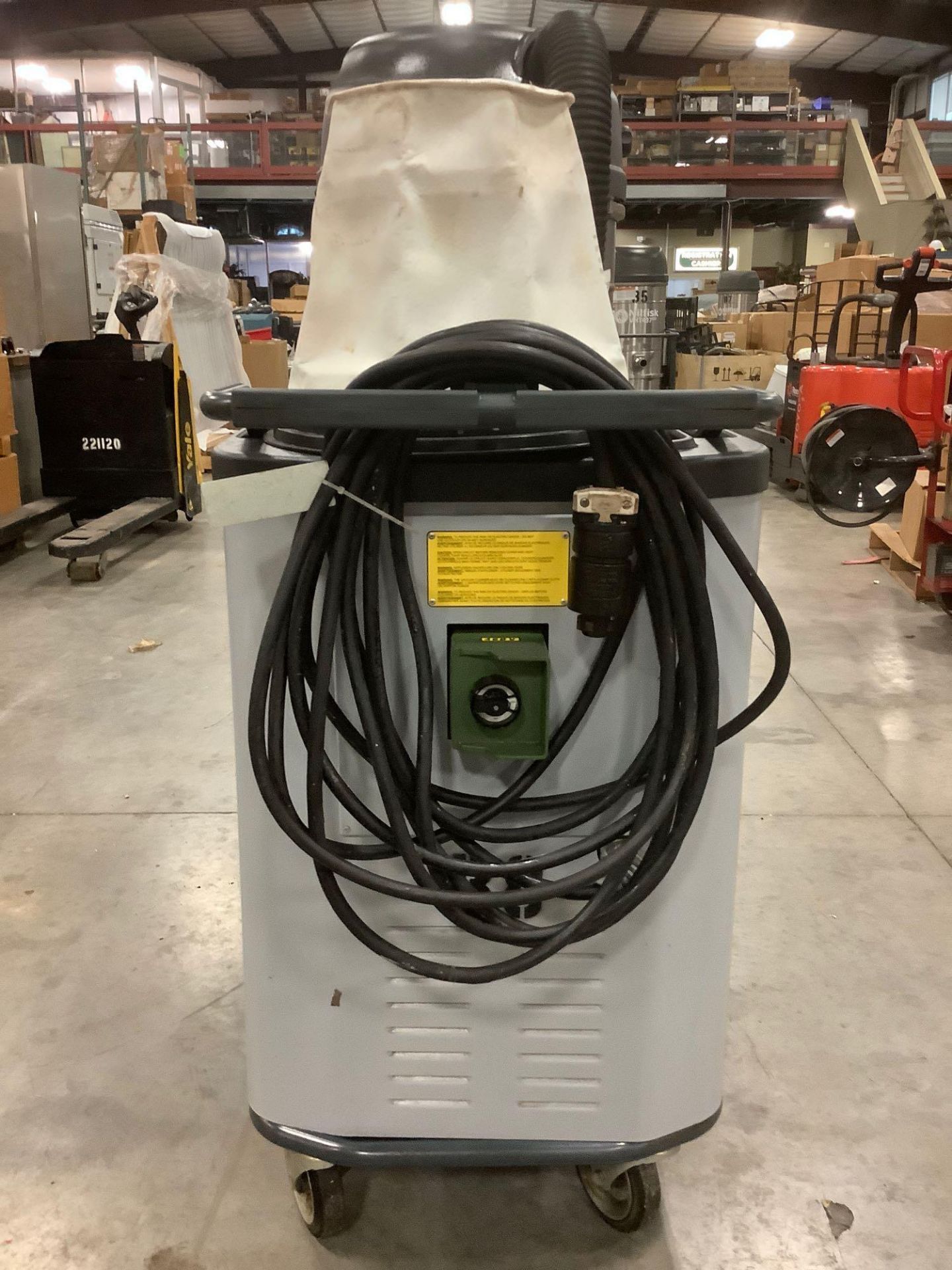 NILFISK CFM INDUSTRIAL VACUUM MODEL VHT437EXP, APPROX 460 VOLTS, - Image 4 of 11