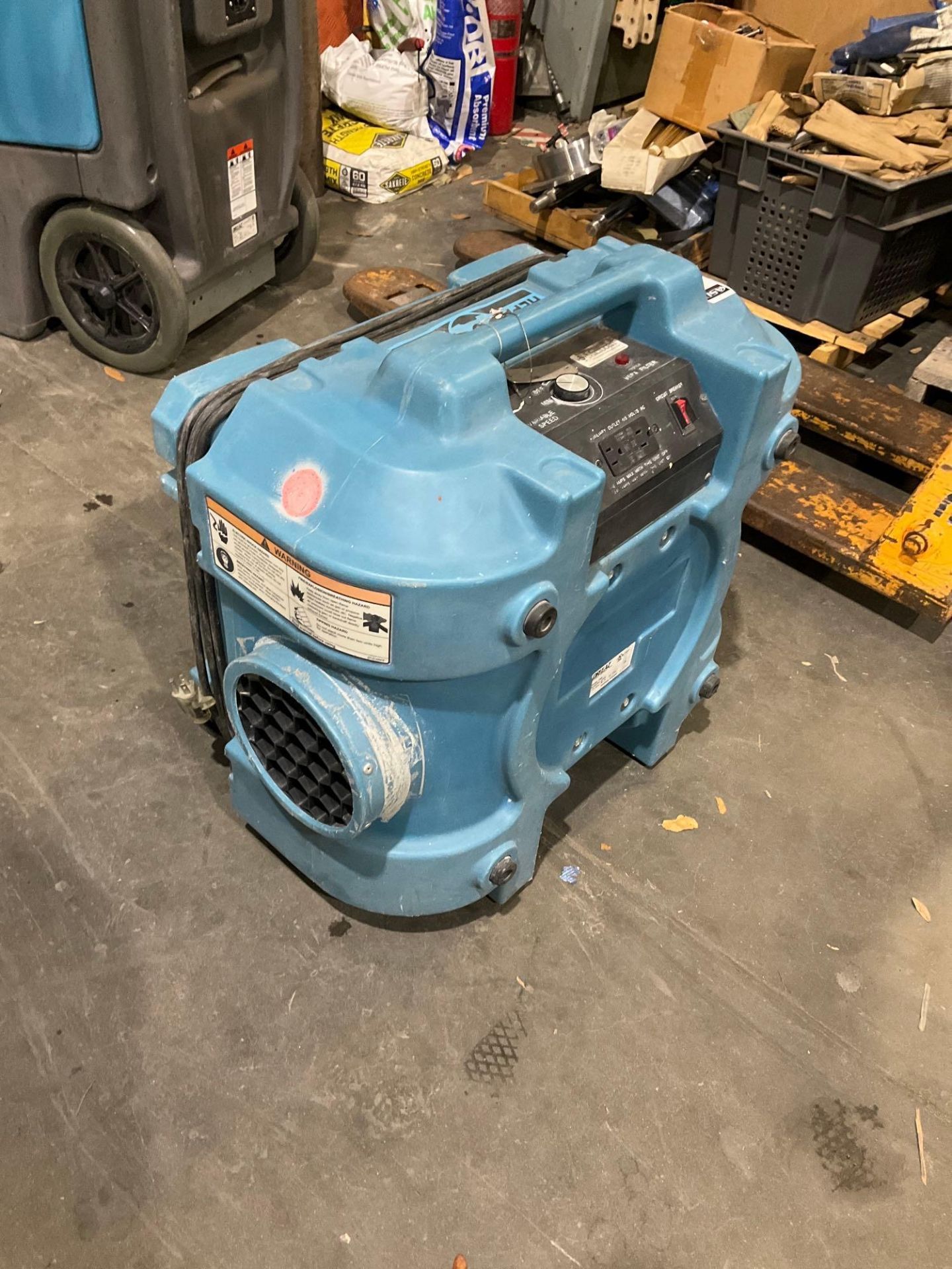 DRIEAZ DEFENDAIR HEPA 500 PORTABLE  AIR SCRUBBER MODEL F284, ELECTRIC, APPROX 115 VOLTS - Image 5 of 8