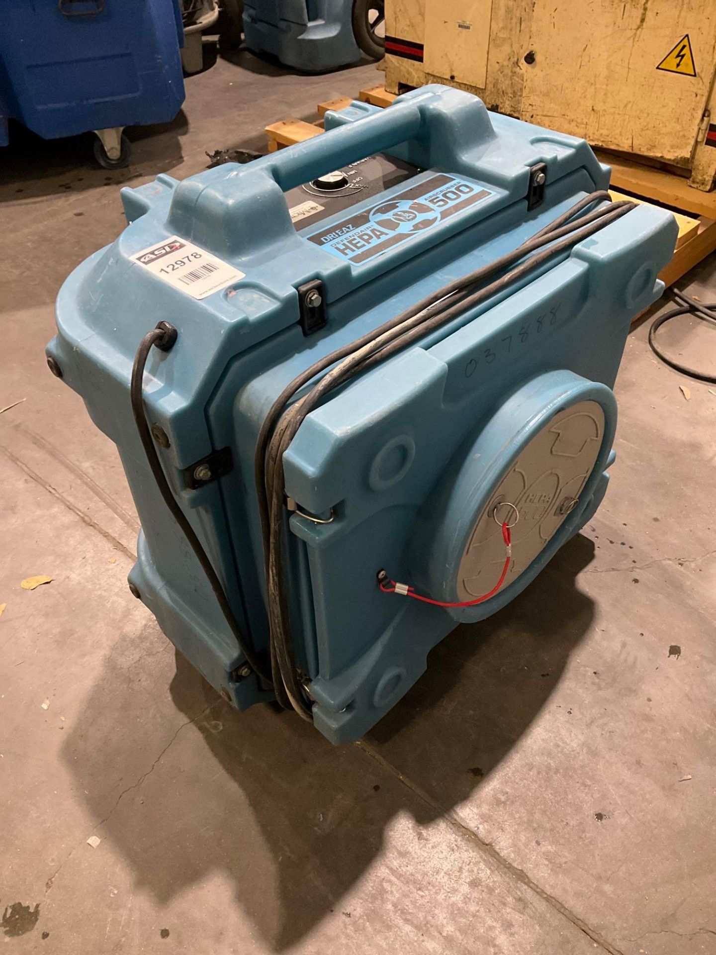 DRIEAZ DEFENDAIR HEPA 500 PORTABLE AIR SCRUBBER MODEL F284, ELECTRIC, APPROX 115 VOLTS - Image 3 of 8