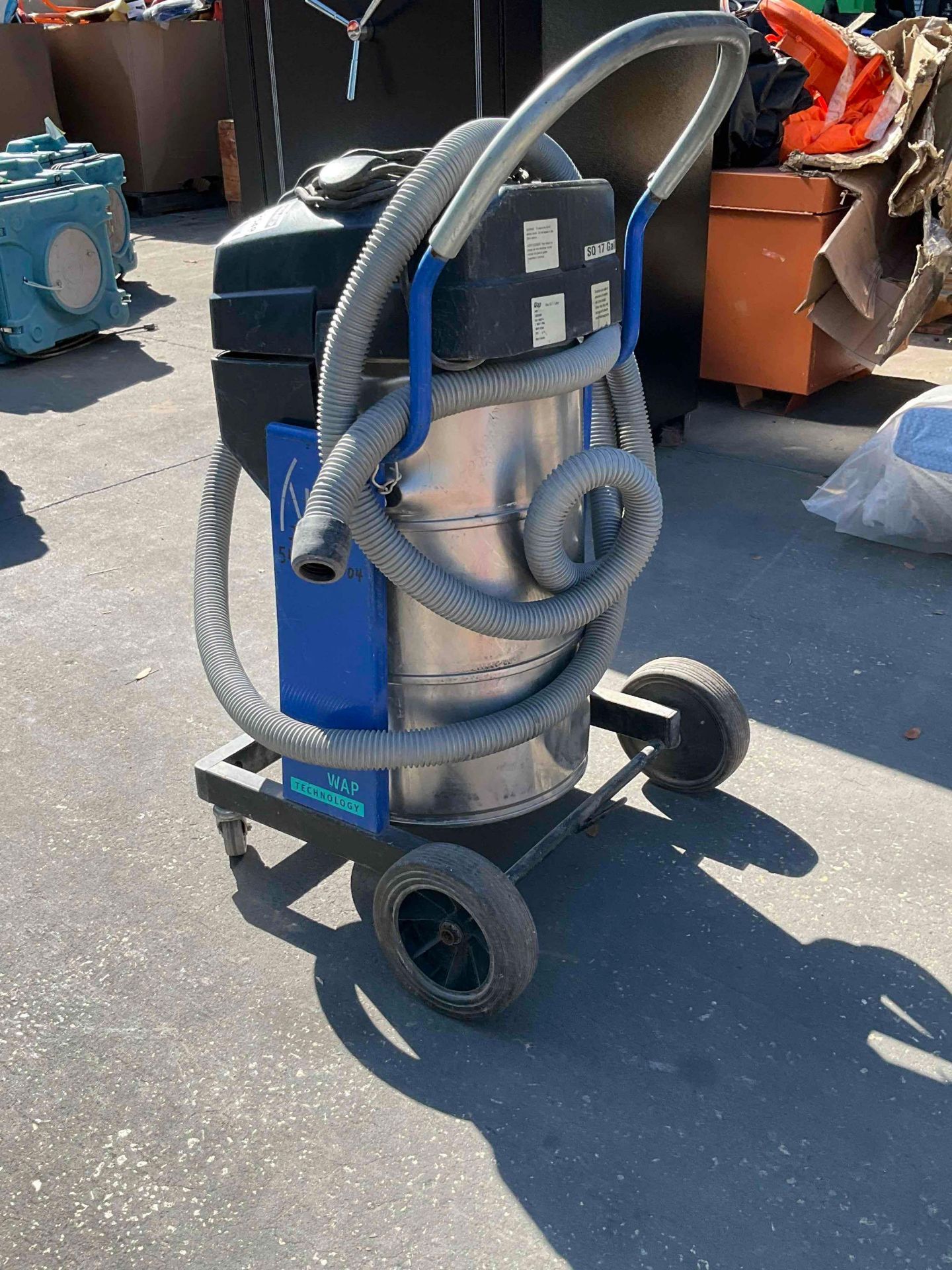 WAP SQ 17 GALLON COMMERCIAL WET/DRY VAC, APPROX 120VOLTS, APPROX 60HZ - Image 5 of 7
