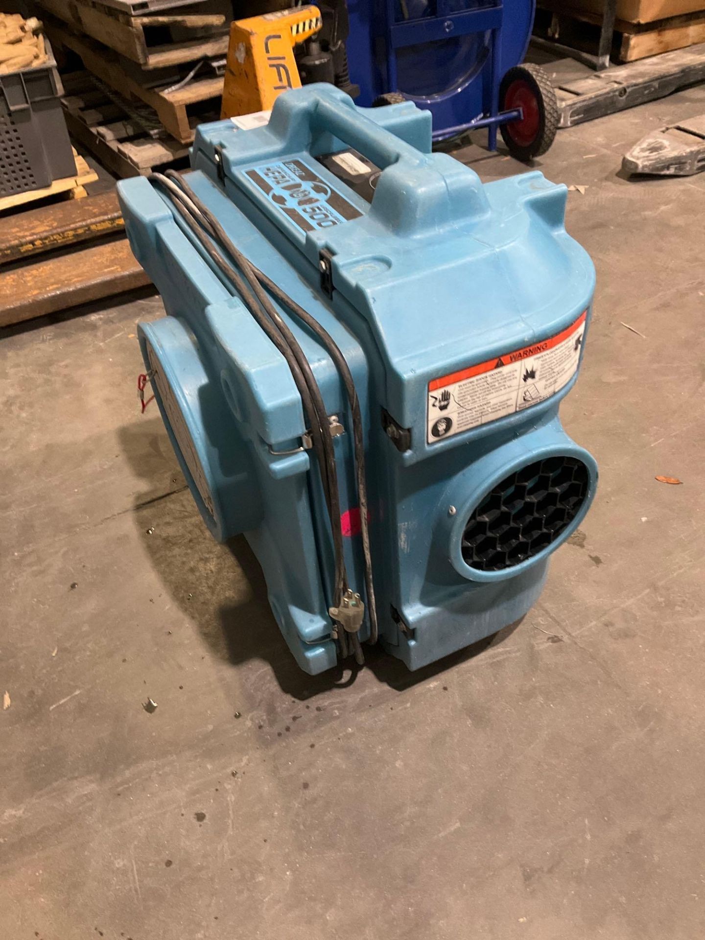 DRIEAZ DEFENDAIR HEPA 500 PORTABLE AIR SCRUBBER MODEL F284, ELECTRIC, APPROX 115 VOLTS - Image 4 of 8