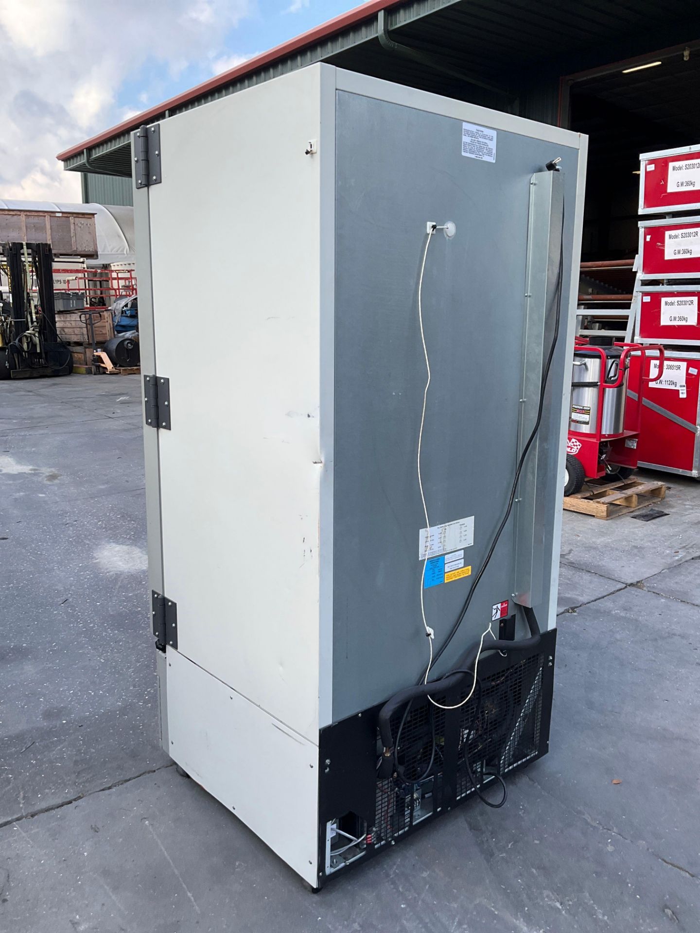 THERMO ELECTRON CORPORATION FREEZER MODEL ULT2186-9-D40, 208/230 VOLTS, 10 AMPS, 60 HZ, 1 PHASE,APPR - Image 3 of 11