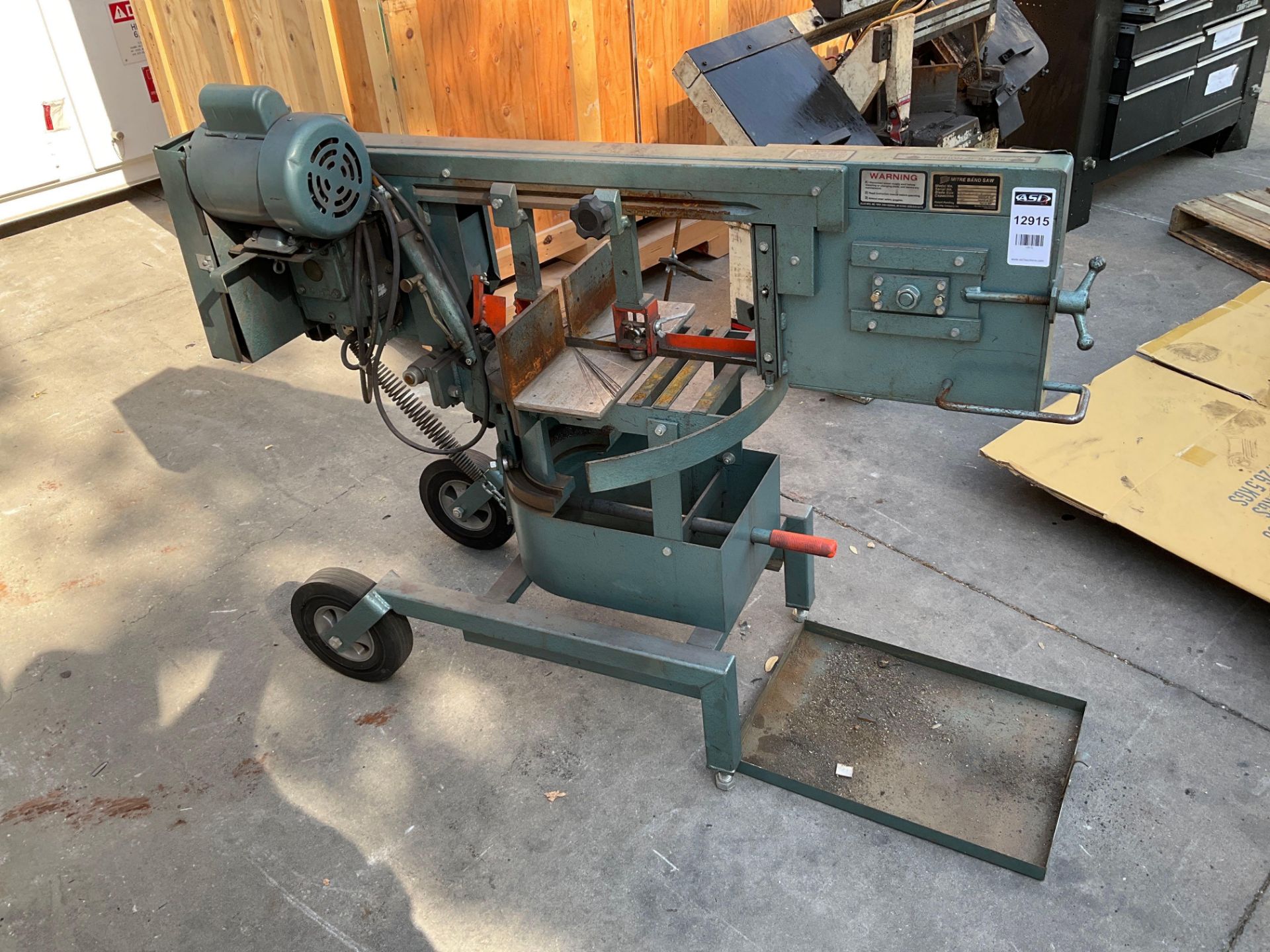 ELLIS MITRE BAND SAW MODEL 1500, APPROX BLADE SIZE 9’6” X 3/4” X .035 WITH LEESON MOTOR MODEL M6C17F