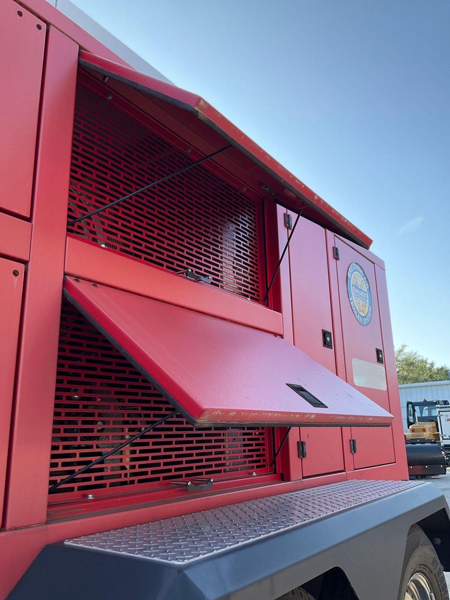 2014 BAUER COMPRESSOR TRAILER SYSTEM , DIESEL, APPROX GVWR 9000LBS, CLARK MASTS TEKSAM TEKLITE TF2B5 - Image 31 of 51