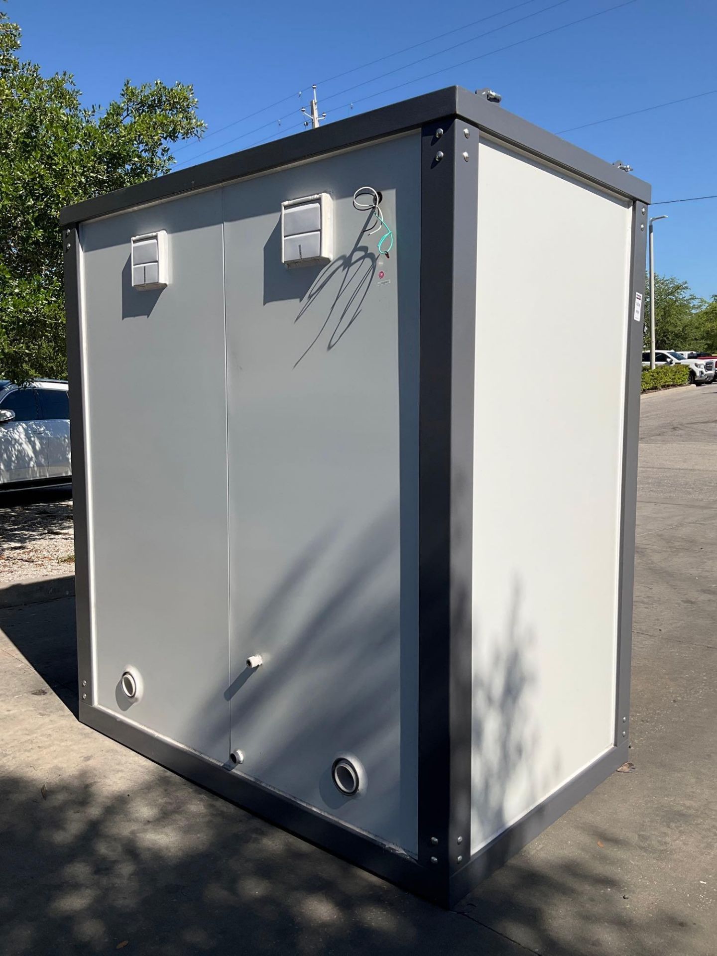 UNUSED PORTABLE DOUBLE BATHROOM UNIT, 2 STALLS, ELECTRIC & PLUMBING HOOK UP WITH EXTERIOR PLUMBING C - Image 2 of 12