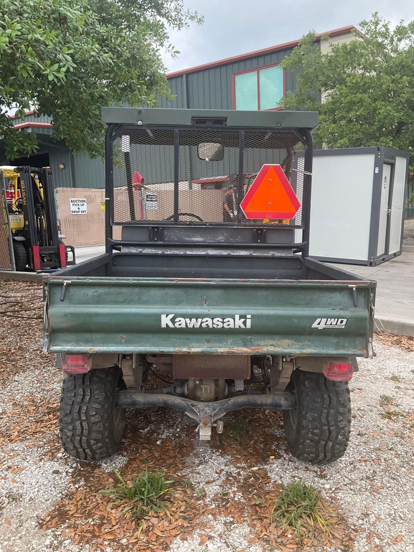 KAWASAKI ATV, GAS POWERED, 4WD, MANUAL DUMP BED, BALL HITCH, BILL OF SALE ONLY, RUNS AND DRIVES - Image 5 of 13