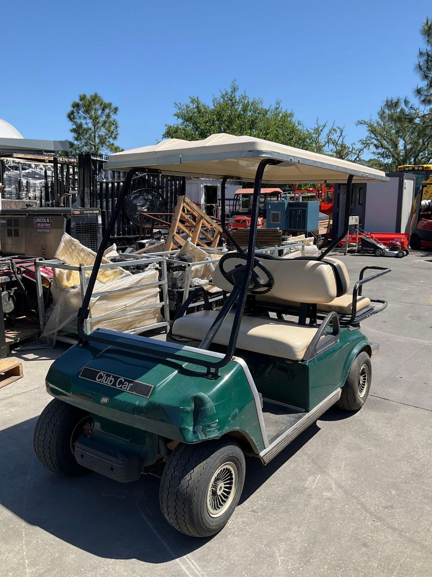 CLUB CAR GOLF CART, ELECTRIC, BACK SEAT FOLD DOWN , NEW BATTERIES, BILL OF SALE ONLY, RUNS AND DRIVE - Image 6 of 10