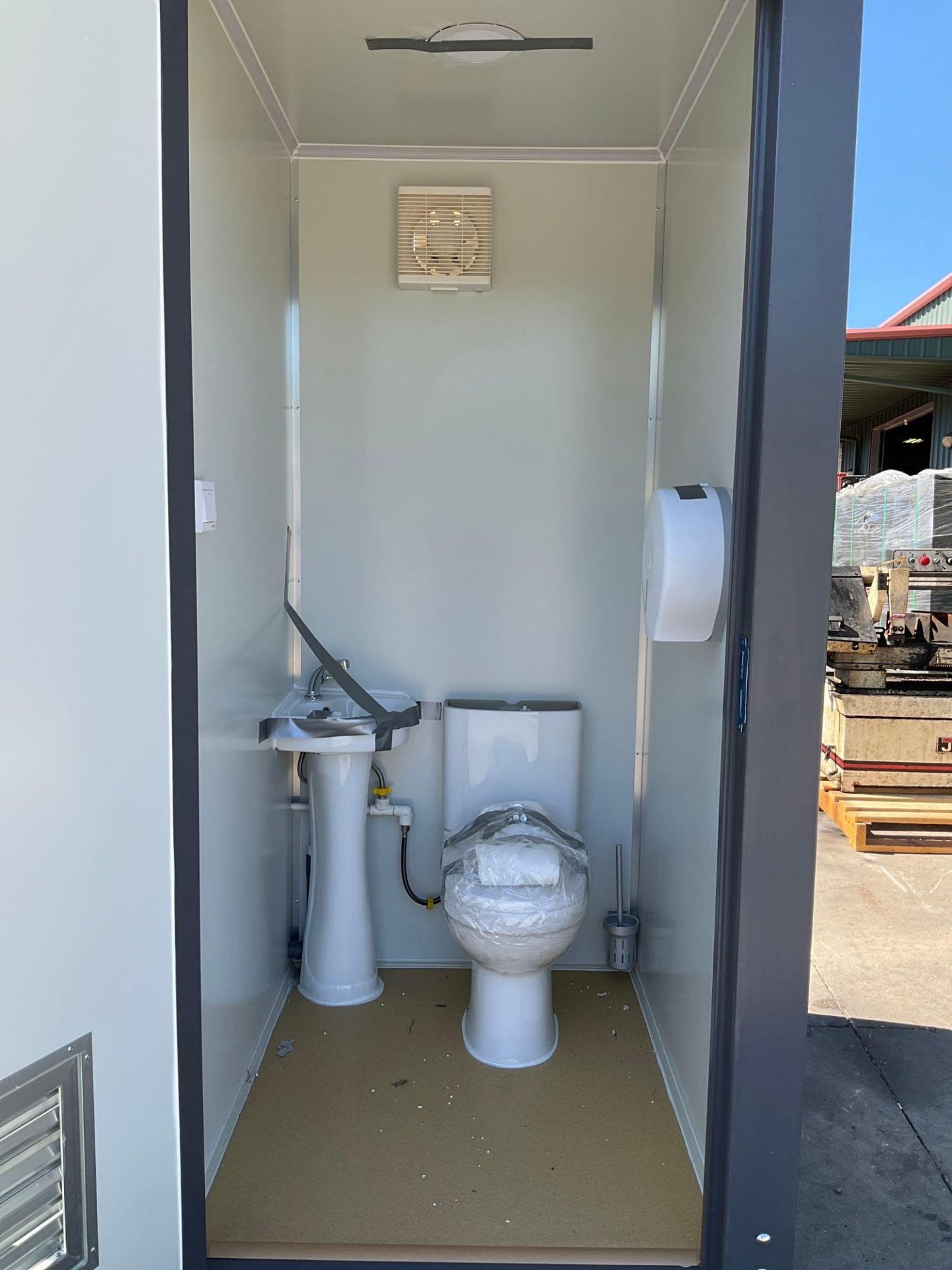 UNUSED PORTABLE DOUBLE BATHROOM UNIT, 2 STALLS, ELECTRIC & PLUMBING HOOK UP WITH EXTERIOR PLUMBING C - Image 10 of 12