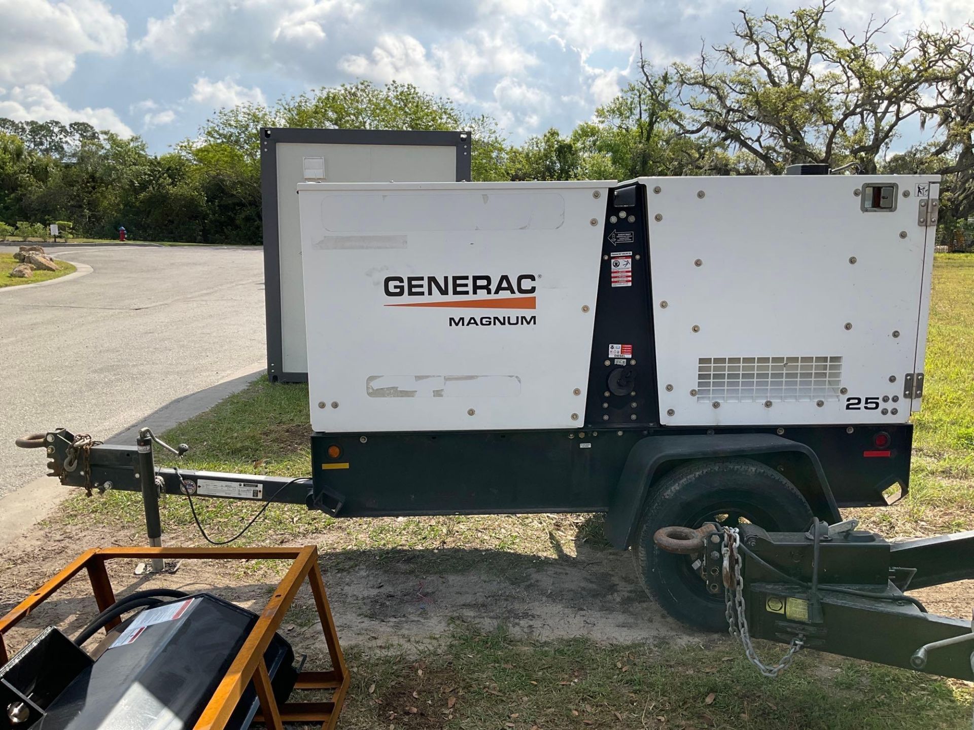 2017 GENERAC MAGNUM 25 GENERATOR MODEL MMG25FHI, DIESEL, TRAILER MOUNTED, ISUZU ENGINE, PHASE 1/3, R - Image 3 of 25