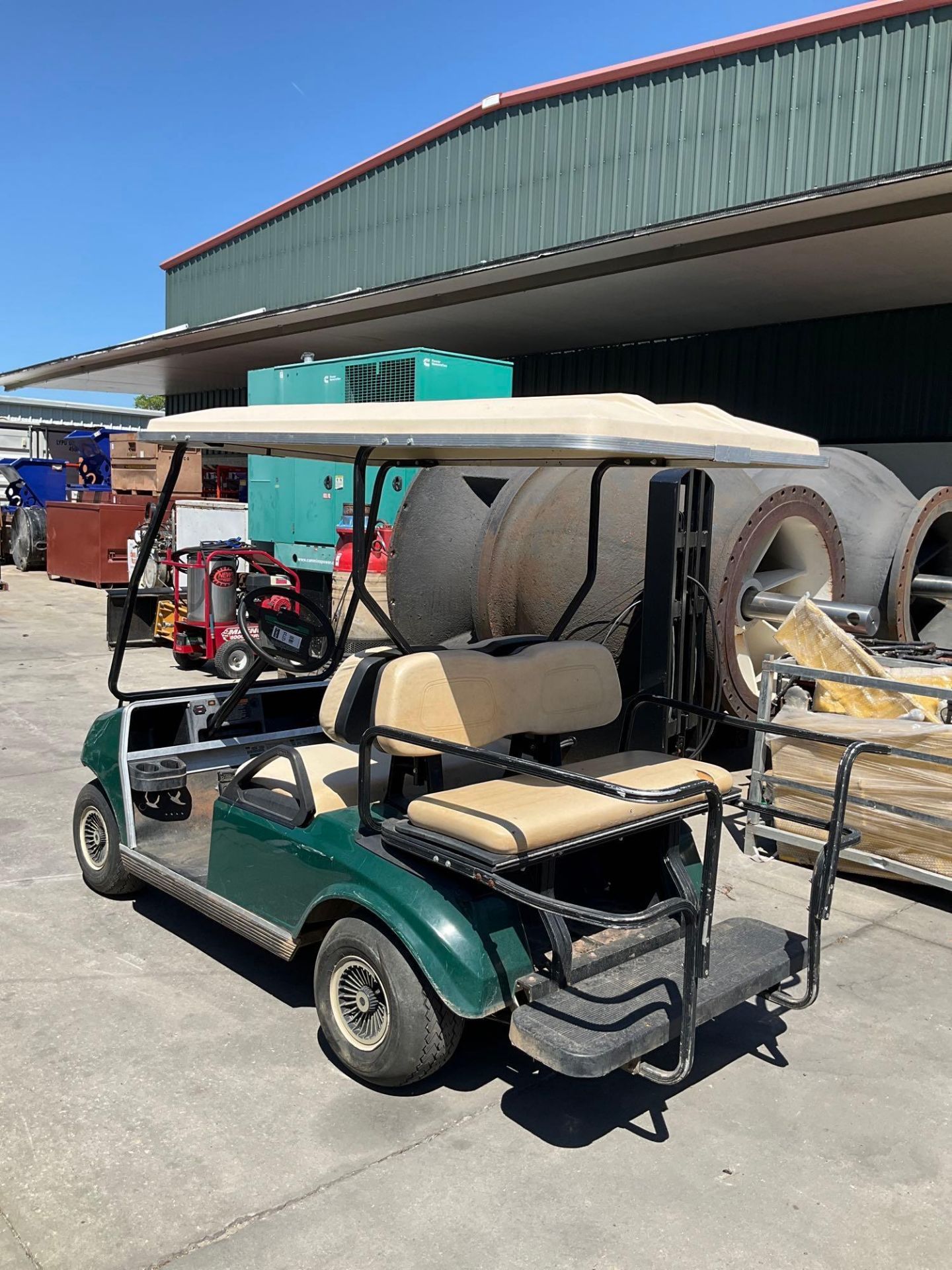 CLUB CAR GOLF CART, ELECTRIC, BACK SEAT FOLD DOWN , NEW BATTERIES, BILL OF SALE ONLY, RUNS AND DRIVE - Image 3 of 10