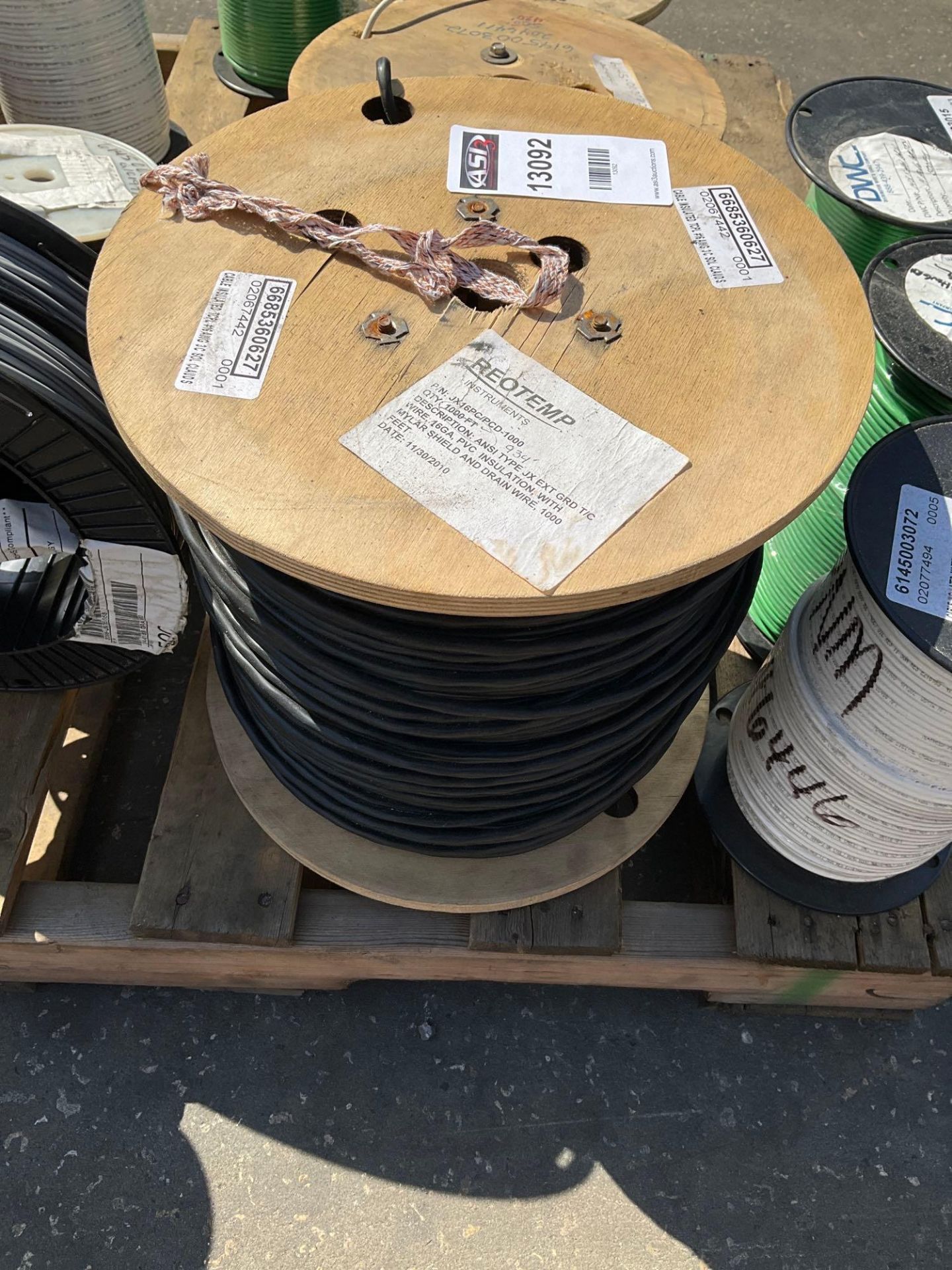 PALLET OF ASSORTED WIRES ON SPOOLS , APPROX 13 SPOOLS TOTAL - Image 6 of 11