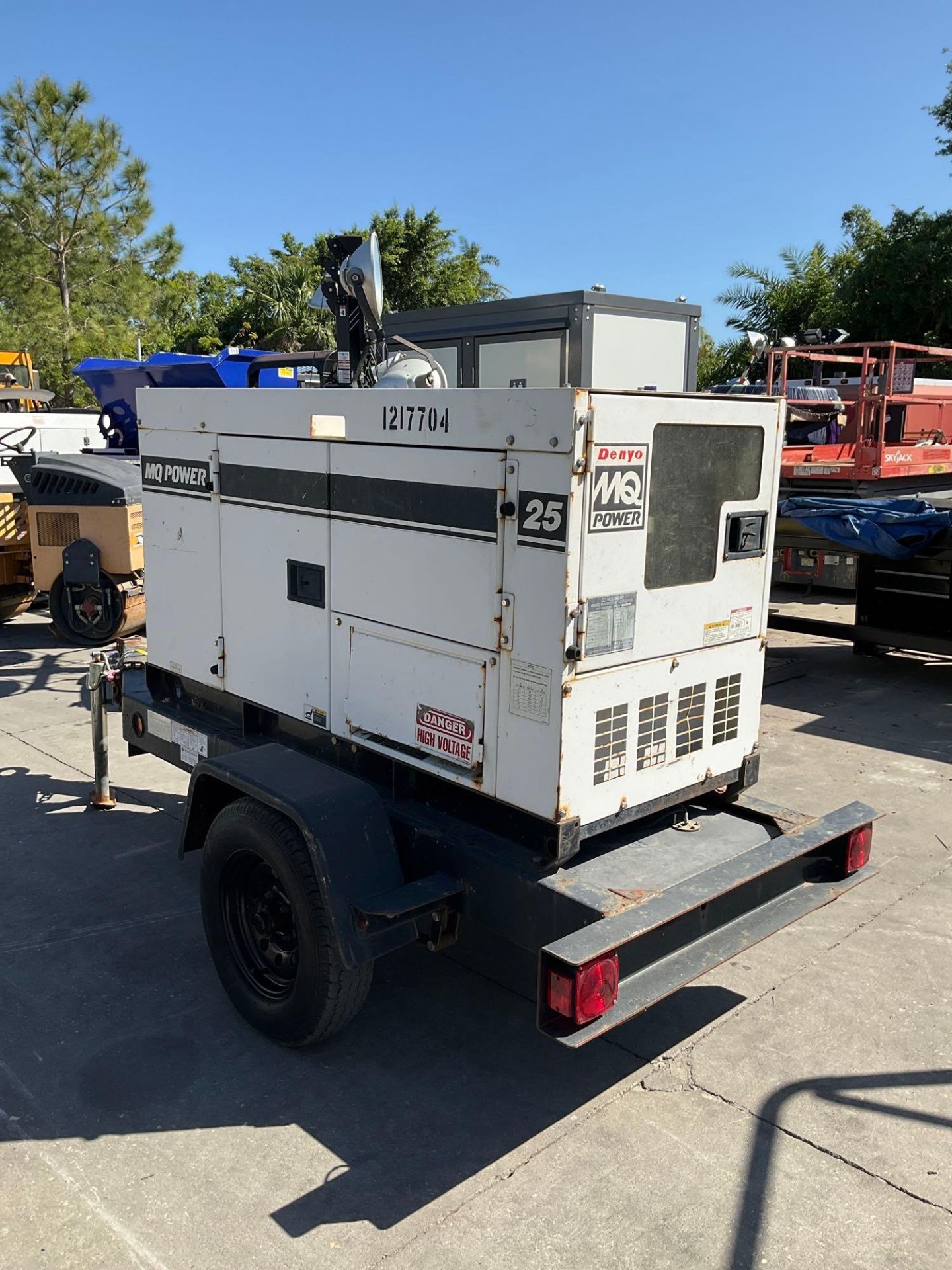 MULTIQUIP WHISPERWATT 25 GENERATOR MODEL DCA-25SSIU3, DIESEL, TRAILER MOUNTED, ISUZU ENGINE, PHASE 3 - Image 6 of 21