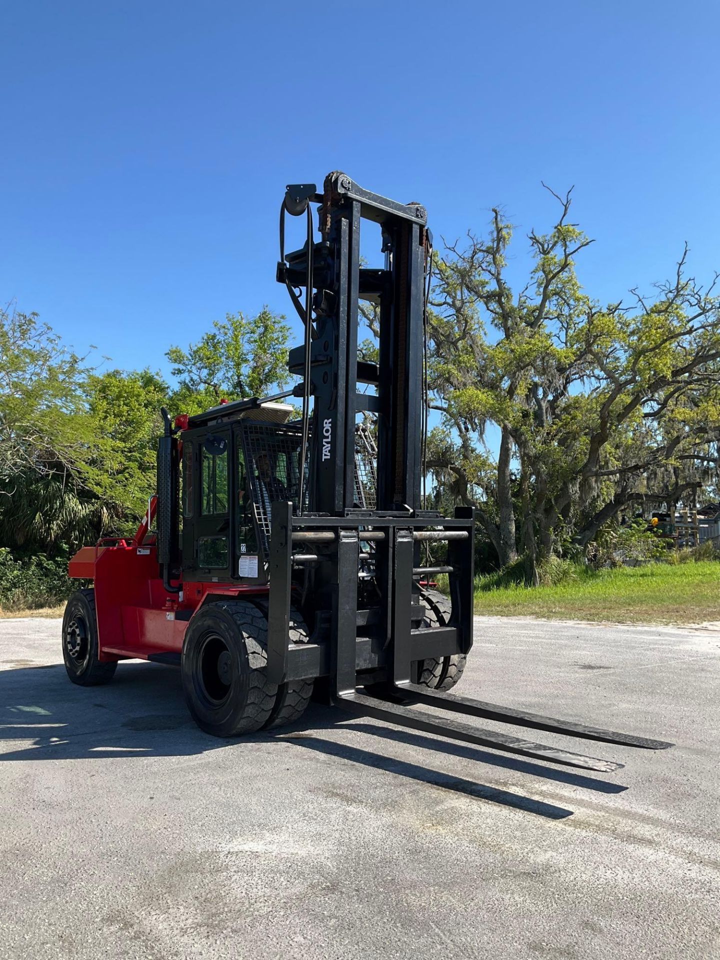 TAYLOR FORKLIFT MODEL T-300M, DIESEL, DOUBLE ENTRY ENCLOSED CAB, APPROX MAX CAPACITY 30,000LBS - Image 8 of 15