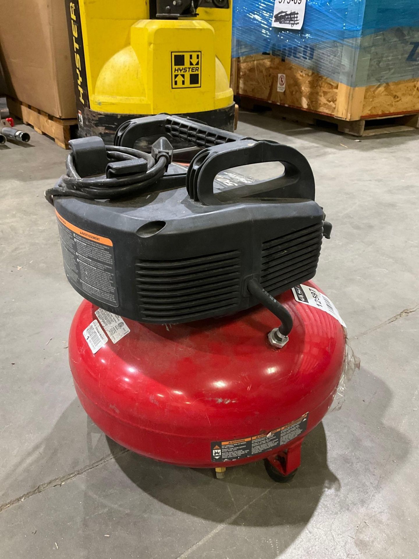 PORTER CABLE 6 GAL 150 PSI PORTABLE ELECTRIC PANCAKE AIR COMPRESSOR MODEL C2002 - Image 4 of 8