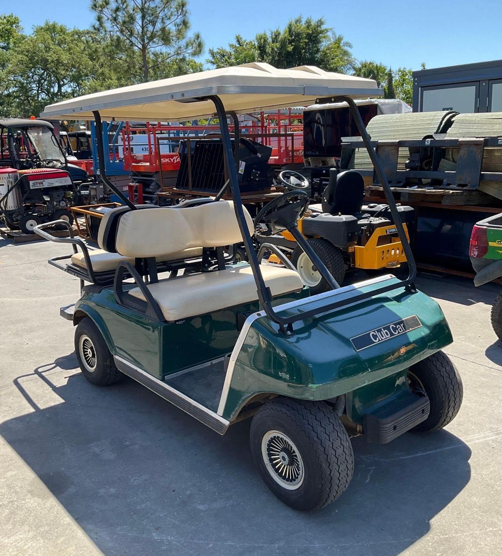 CLUB CAR GOLF CART, ELECTRIC, BACK SEAT FOLD DOWN , NEW BATTERIES, BILL OF SALE ONLY, RUNS AND DRIVE - Image 2 of 10